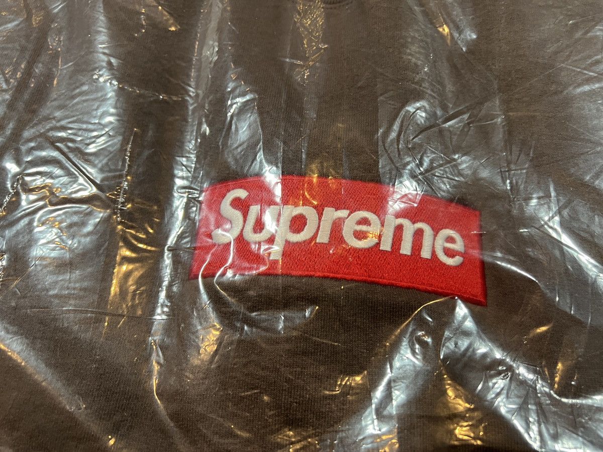 Supreme NEW - Supreme - Box Logo Crewneck Sweatshirt FW22 - BROWN Size US XL / EU 56 / 4 - 2 Thumbnail