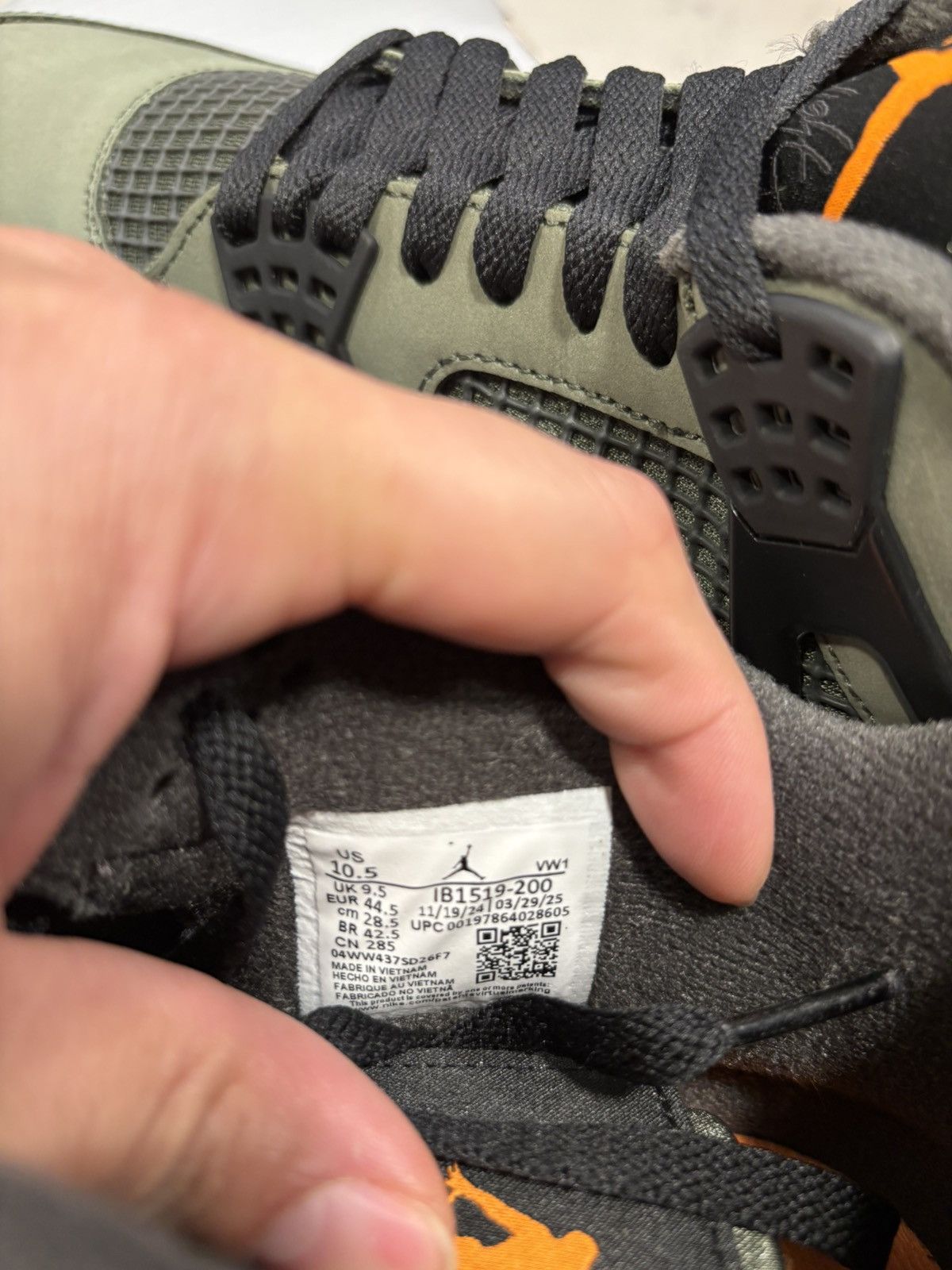 Jordan Brand Jordan x Undefeated 4s - 2025 Size US 10.5 / EU 43-44 - 7 Thumbnail