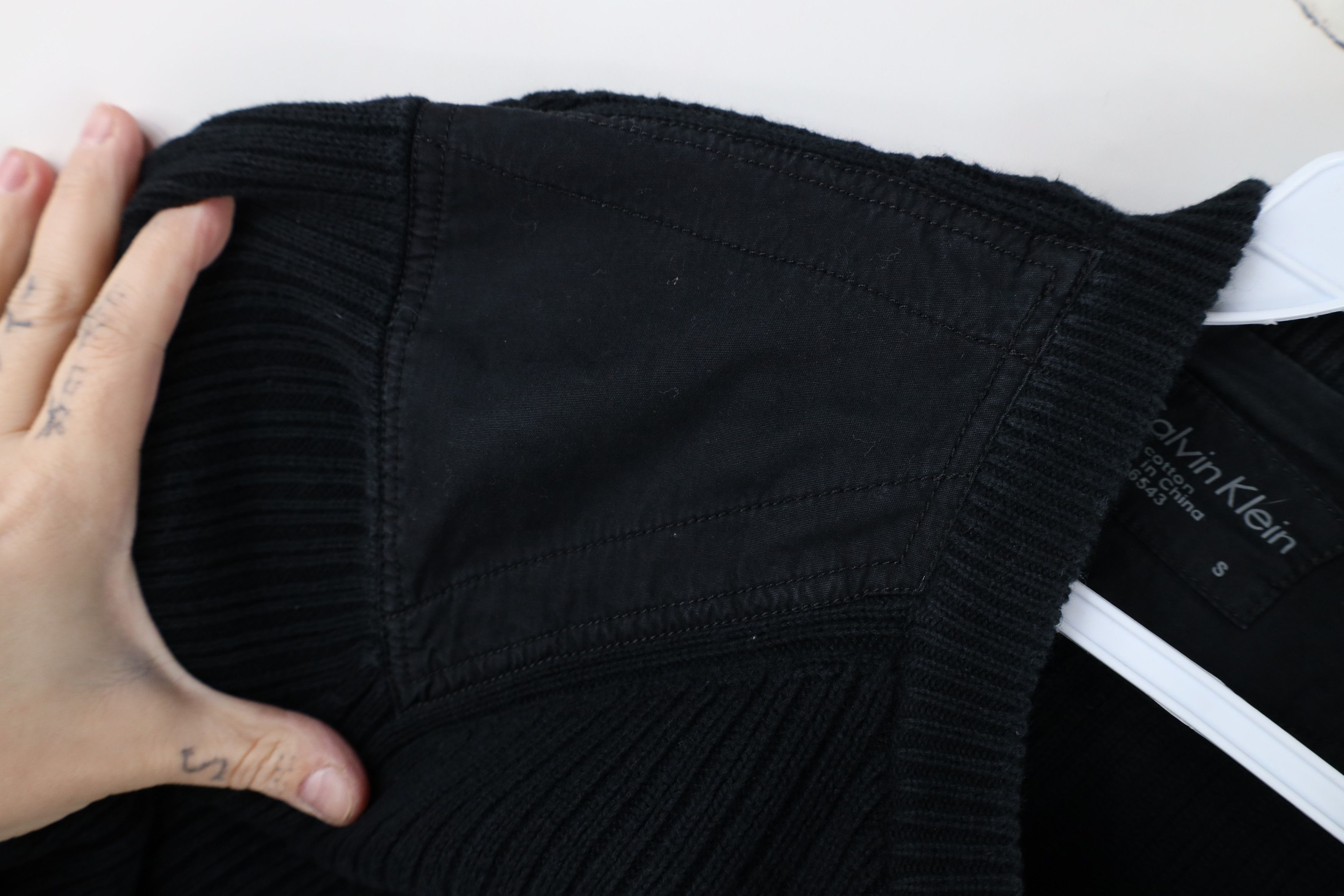 Calvin Klein × Vintage Vintage Calvin Klein Spell Out Ribbed Knit Commando Sweater Size US S / EU 44-46 / 1 - 6 Thumbnail