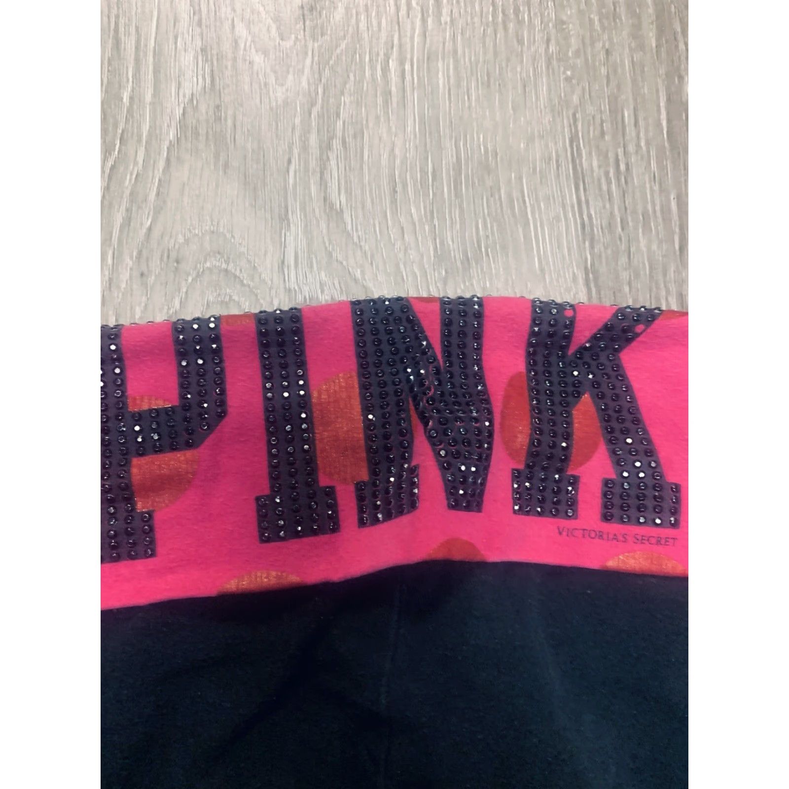 Victoria's Secret VTG Victoria's Secret PINK Yoga Fold Top Crop Pants Black Sequin Bling SZ S Capri FITTED Women Yoga Leggings VINTAGE VS PINK YOGA PANTS 19IN Inseam Size S / US 4 / IT 40 - 4 Thumbnail