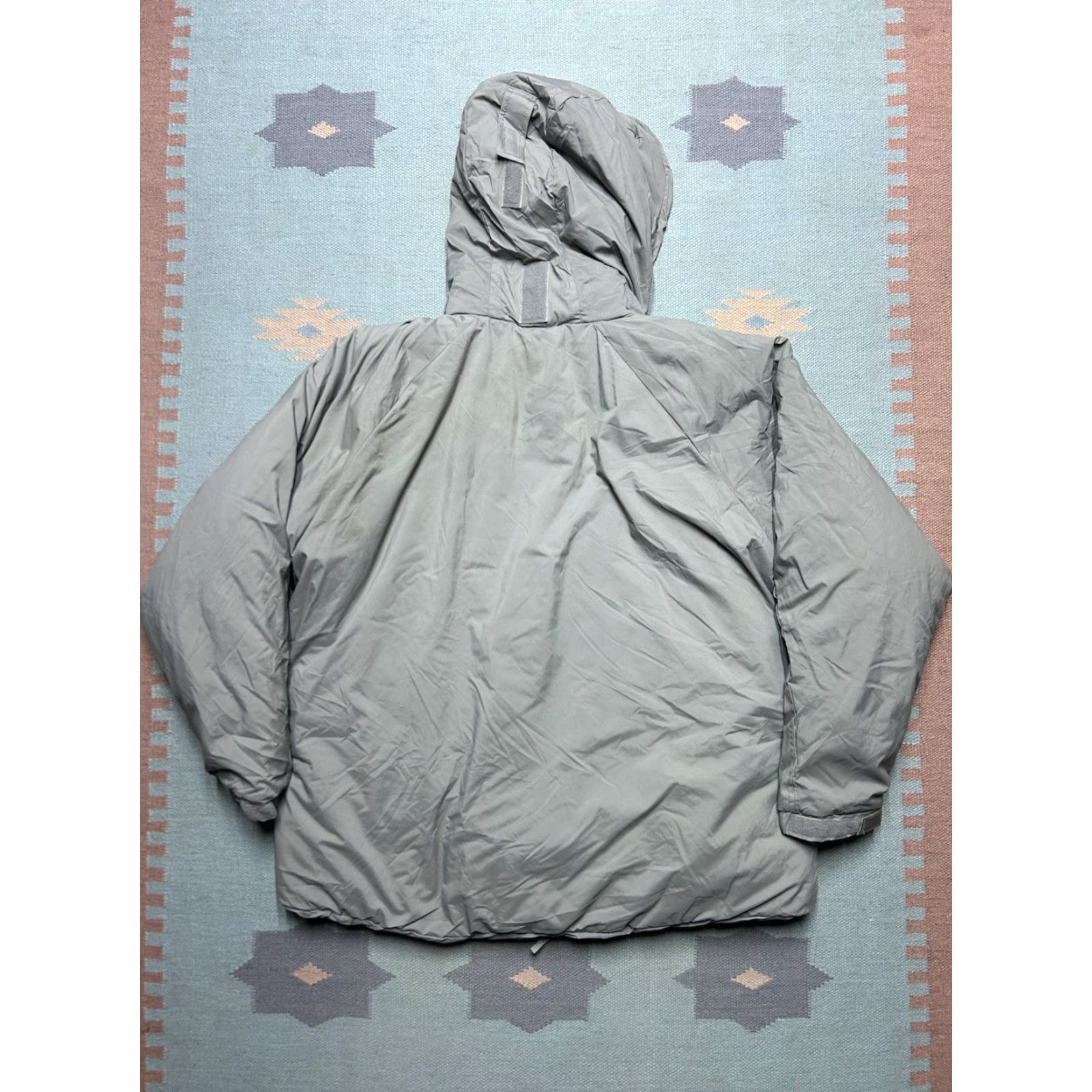 Layer 8 US Military Extreme Cold Weather Parka Gray Gen III ECWGS Layer 7 Men’s XL Jacket Parka Gray ECWGS Layer 7 Men’s XL Size US XL / EU 56 / 4 - 7 Thumbnail