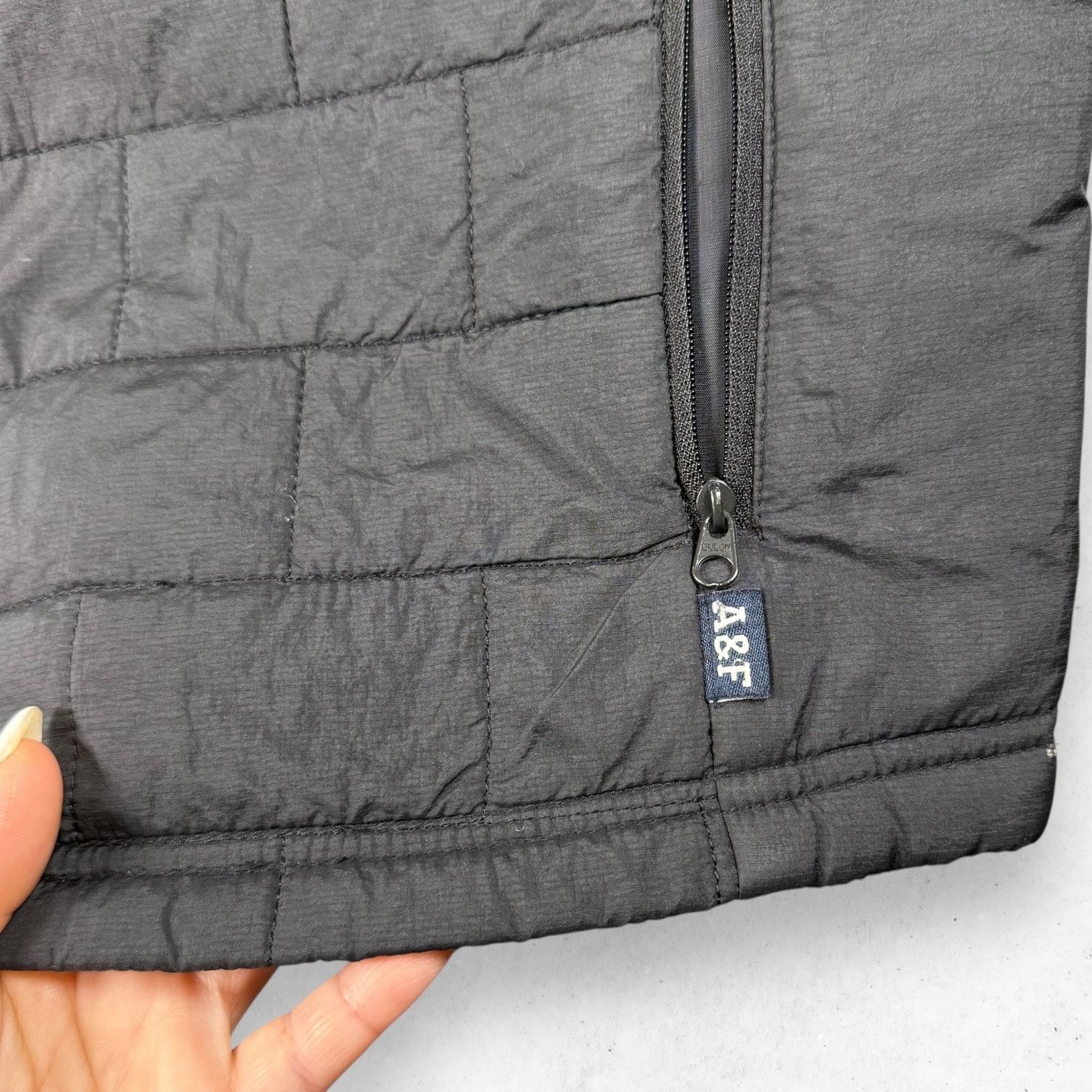 Abercrombie & Fitch Abercrombie & Fitch Men's S Full Zip Quilted Vest STAINED! Size US S / EU 44-46 / 1 - 6 Thumbnail