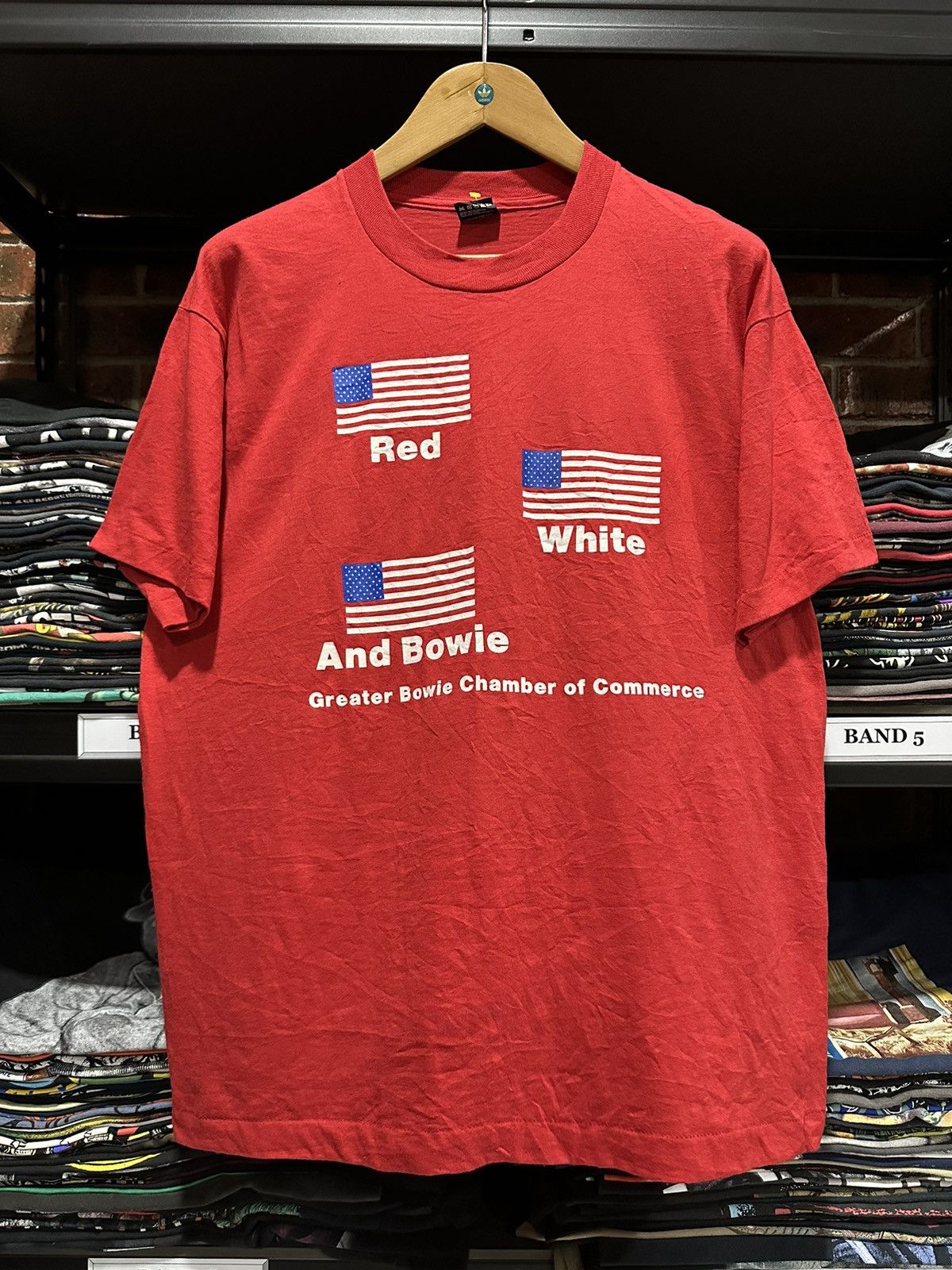 Band Tees × Vintage Vintage 90s Red White And Bowie Flag Usa Tee Size US XL / EU 56 / 4 - 1 Thumbnail