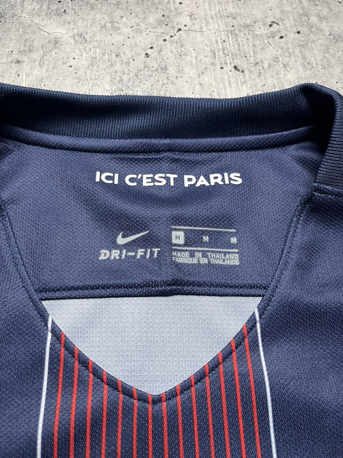 Nike PARIS SAINT GERMAIN 2016 2017 HOME FOOTBALL NIKE 776929-410 Size US M / EU 48-50 / 2 - 8 Thumbnail