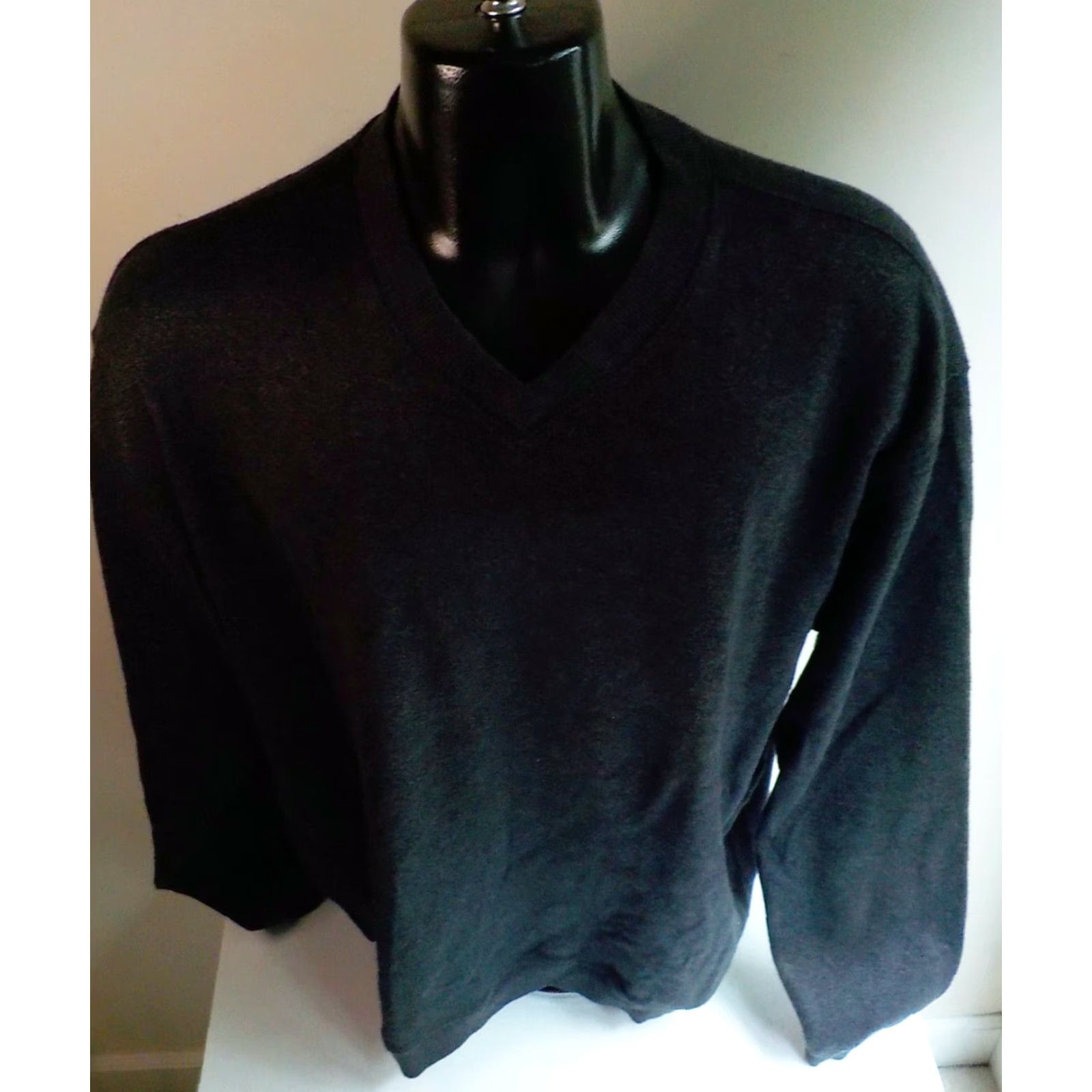 Tommy Bahama TOMMY BAHAMA Pullover V-neck Cotton Sweatshirt Dark Gray XL Mens Size US XL / EU 56 / 4 - 2 Thumbnail