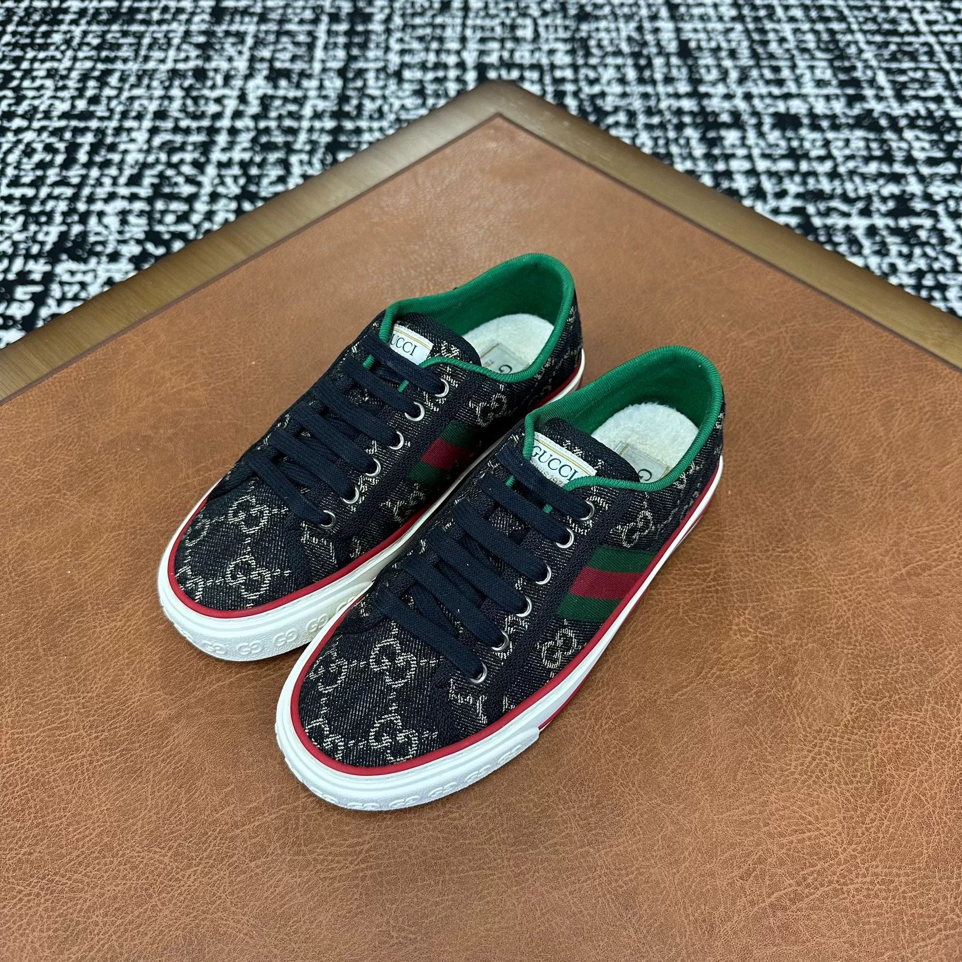Gucci Gucci Tennis Black Lowtop Sneakers it_35-5 Women Size US 5.5 / IT 35.5 - 1 Thumbnail