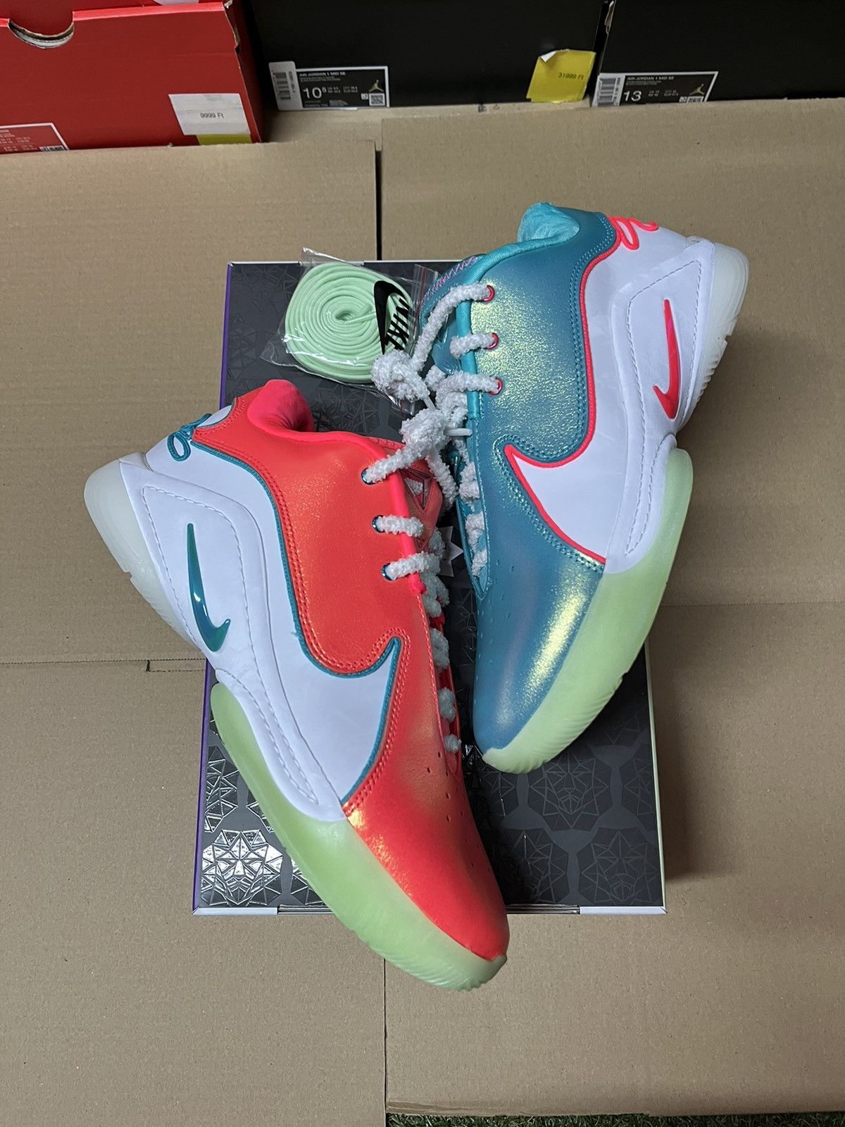 Nike Nike Lebrom 23 Xmas Size US 9 / EU 42 - 1 Thumbnail