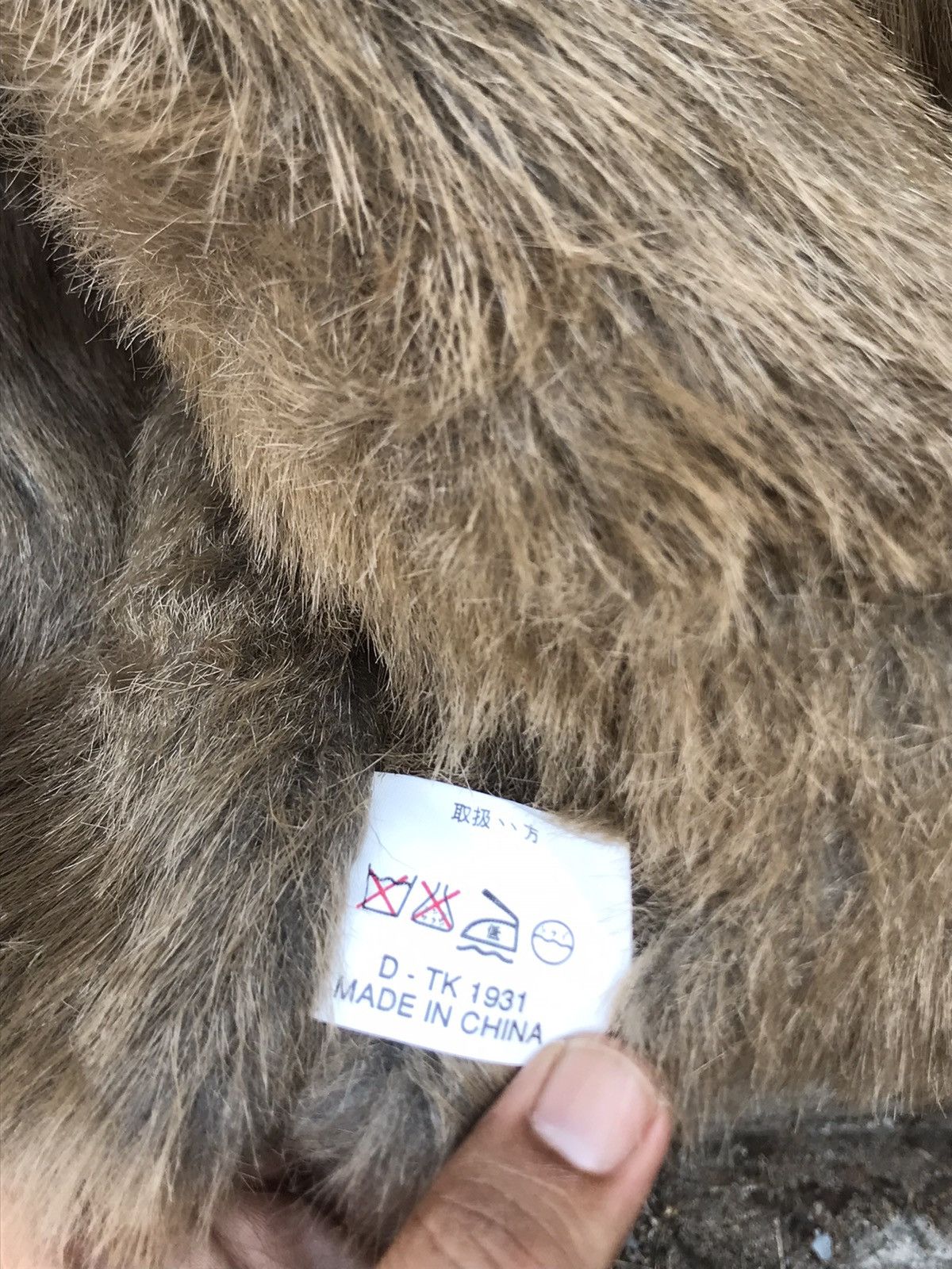 Japanese Brand ⚡️Vintage Hybrid Native Southwestern Faux Fur Hoodies Size US M / EU 48-50 / 2 - 8 Thumbnail