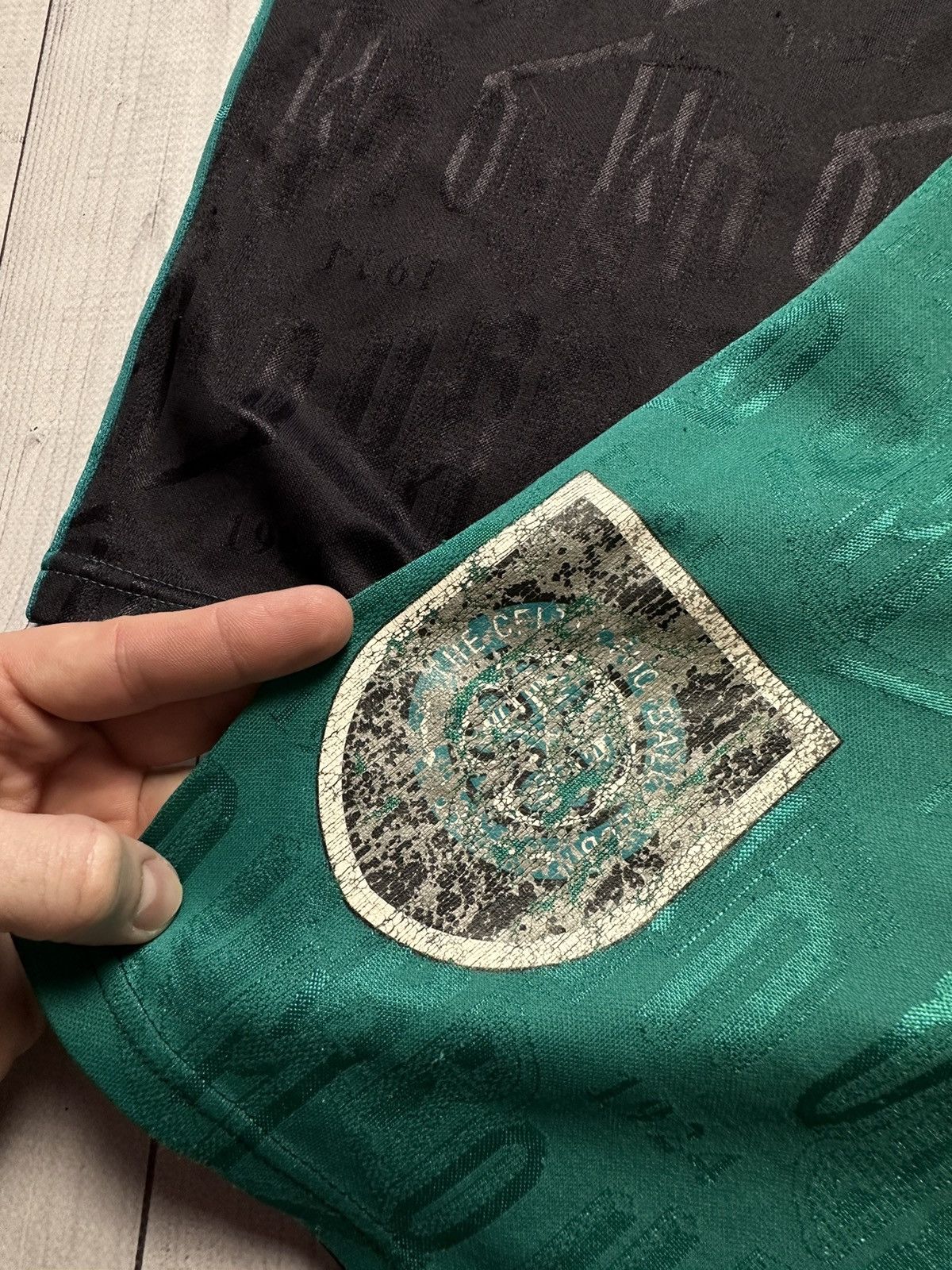 Vintage Vintage Umbro Celtic soccer jersey retro rare big logo M/L Size US L / EU 52-54 / 3 - 17 Thumbnail