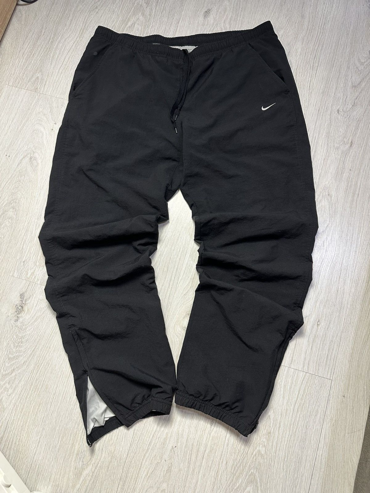 Nike Nike Vintage Pants Nylon Baggy Wide Woven Japanese Hype Y2K Size US 36 / EU 52 - 1 Thumbnail