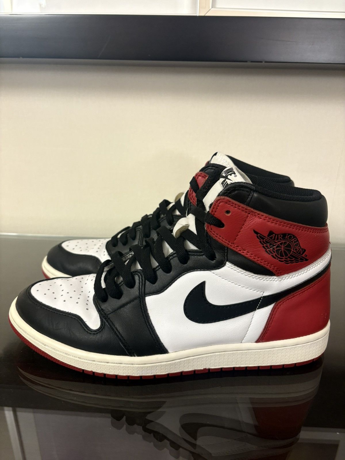 Jordan Brand Jordan 1 Retro High OG Black Toe 2016 Sz 10 Nike Air Size US 10 / EU 43 - 1 Thumbnail