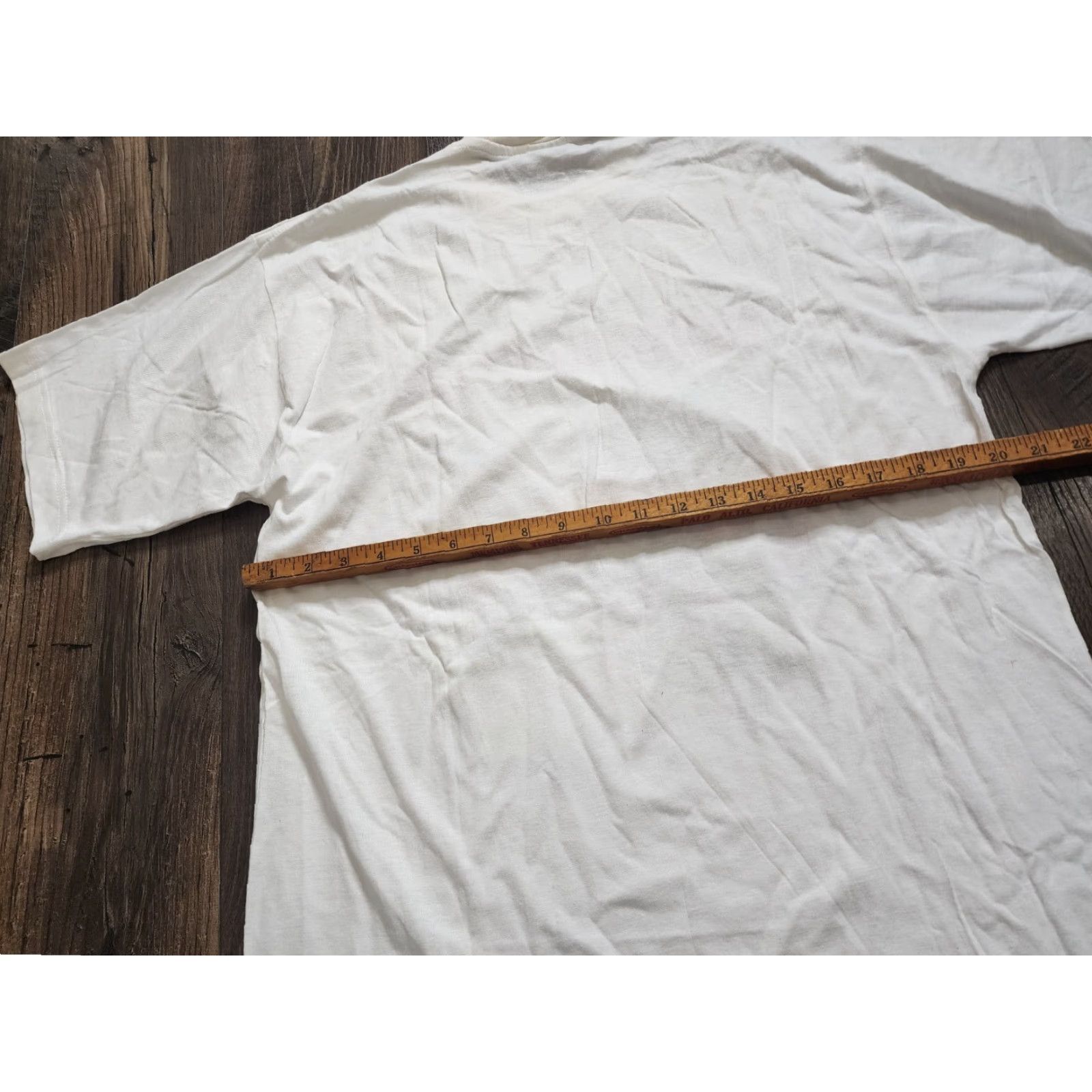 Paradise VINTAGE Beach Club Graphic T Shirt Adult Large White 90s Naughty Aruba Paradise Beach Villas Mens Size US L / EU 52-54 / 3 - 5 Thumbnail