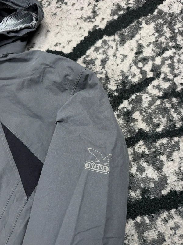 SALEWA Salewa grey ski jacket logo L Size US L / EU 52-54 / 3 - 3 Thumbnail