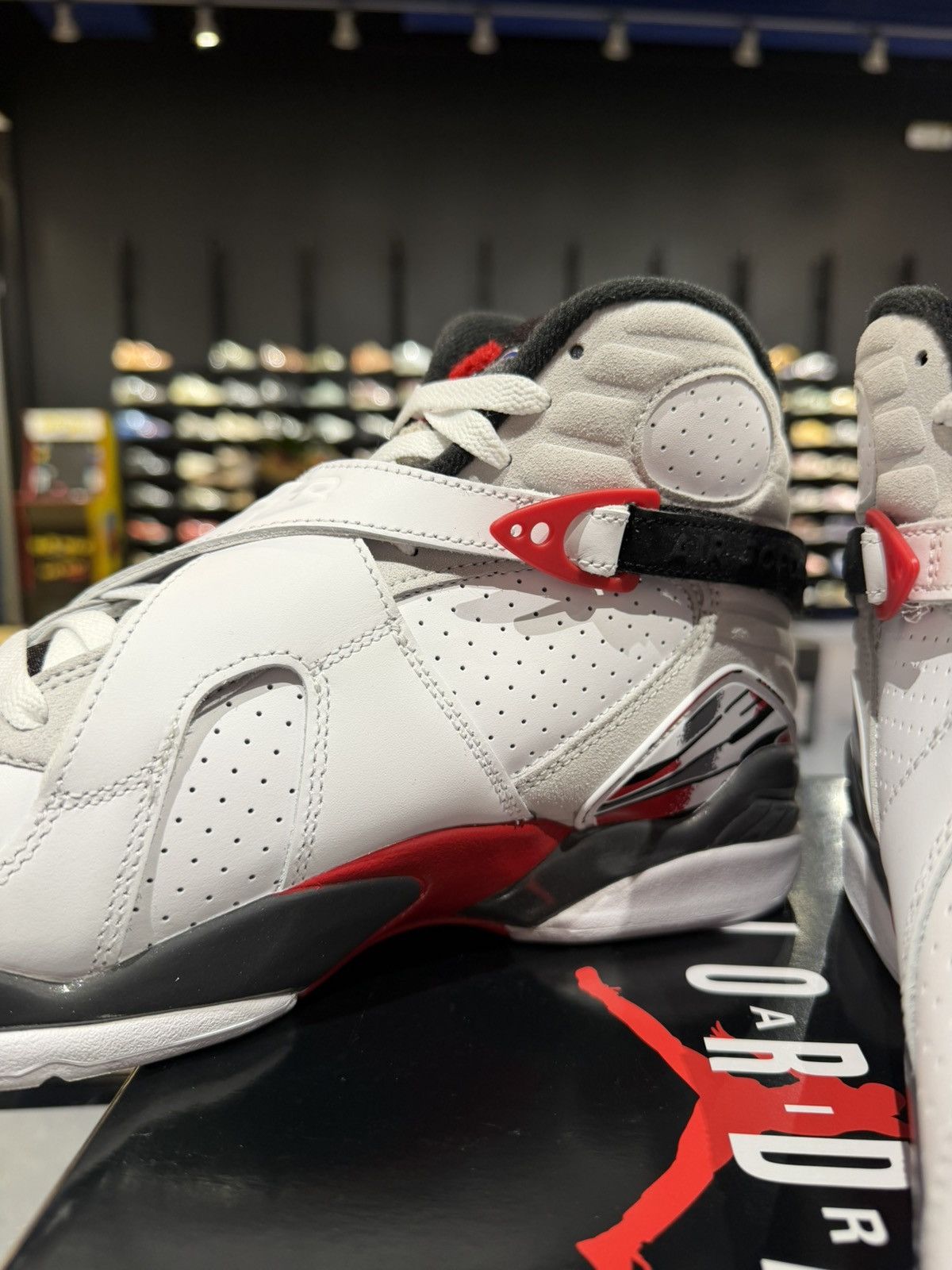 Jordan Brand Size 9 - Jordan 8 Retro White True Blue (2025) Size US 9 / EU 42 - 6 Thumbnail