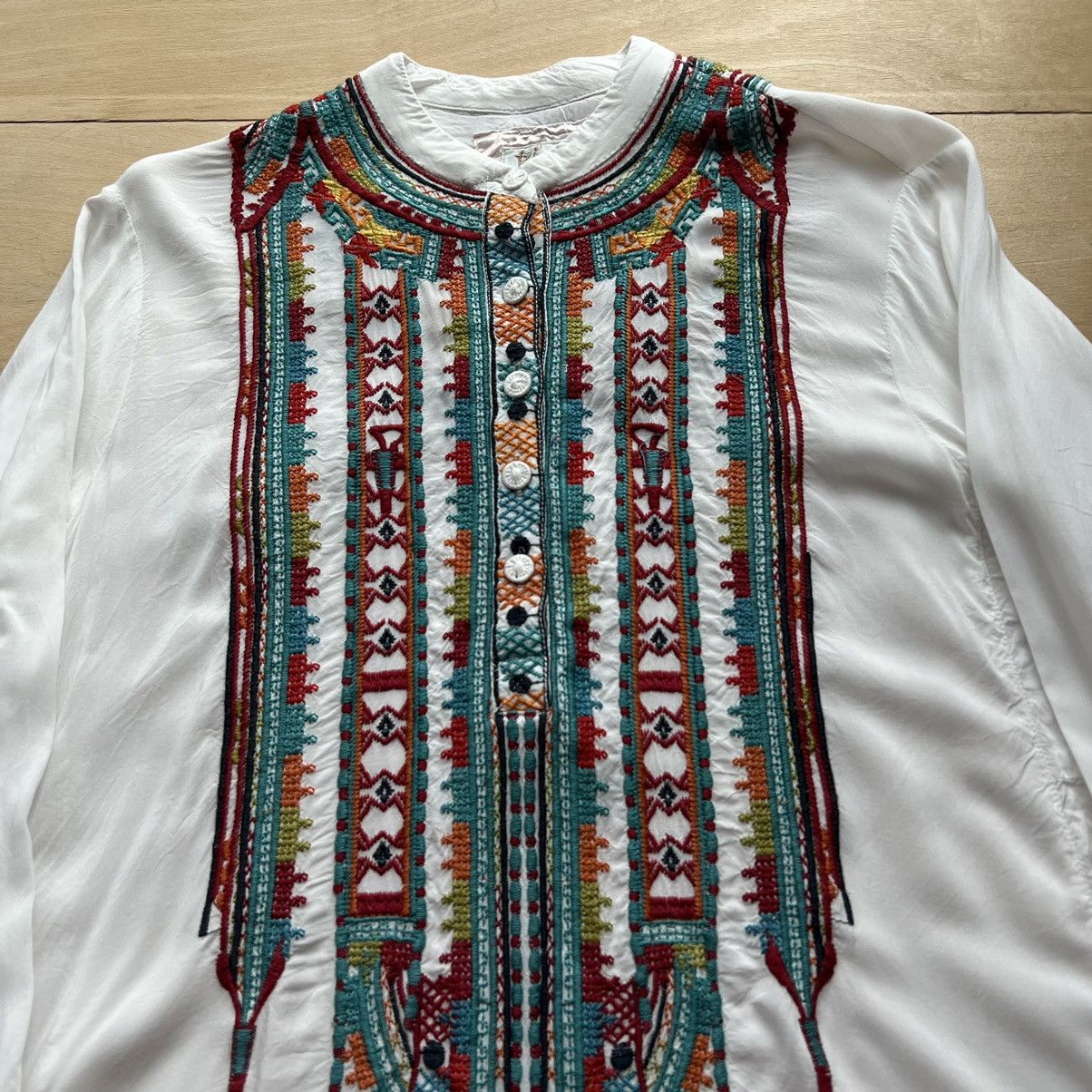 Johnny Was Astry Blouse Women's XS White Rayon Embroidered