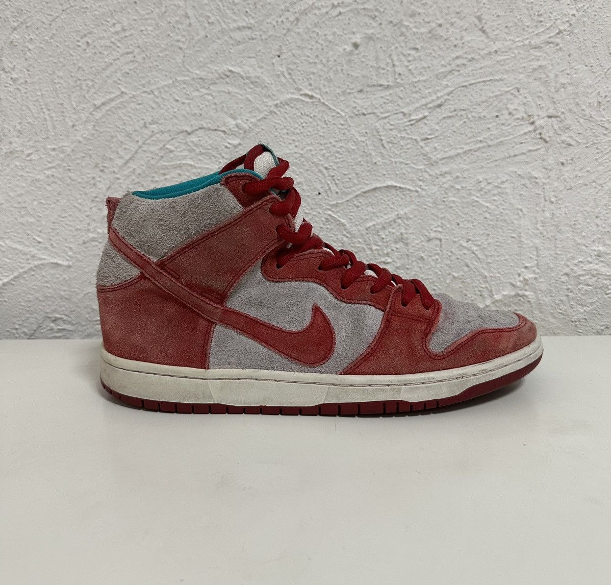 Nike Nike SB Dunk High Dr. Seuss Size 44 28cm Insole Size US 10 / EU 43 - 1 Thumbnail