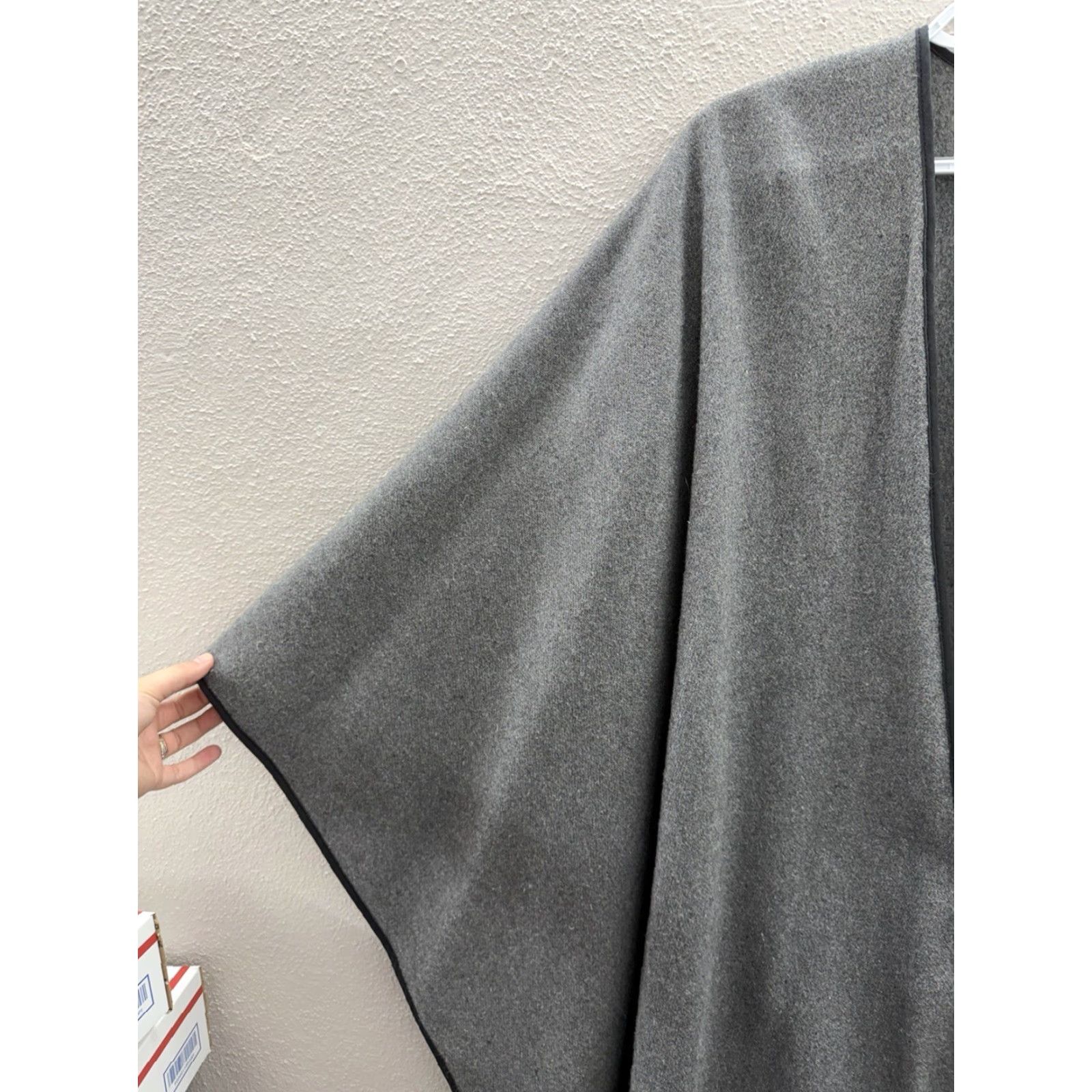 Vintage VINTAGE Unbranded Womens Poncho Gray Over The Arms Sweater Cape Open Front One Size Size ONE SIZE - 2 Thumbnail