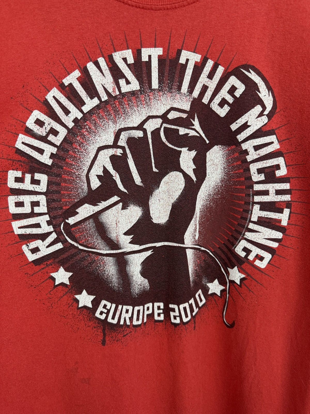Rage Against The Machine 🇺🇸 Vintage Rage Against The Machine Europe 2010 Tour T-Shirt Size US M / EU 48-50 / 2 - 4 Thumbnail