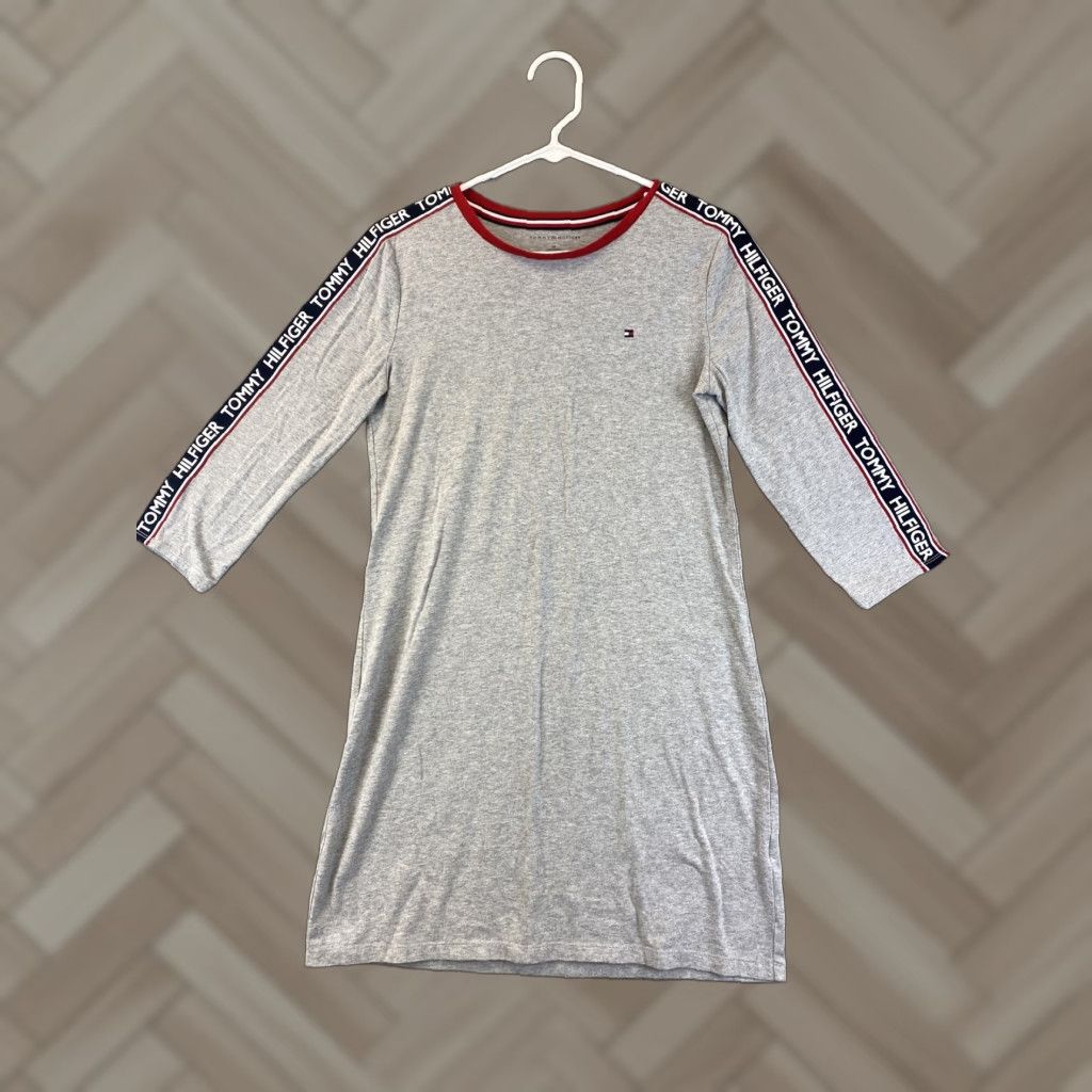 Tommy Hilfiger Tommy Hilfiger Women’s Long Sleeve Essential Tee T-Shirt Dress S Gray 58-28 Regular Dress Jersey 100% Cotton Solid Casual Above Knee Length Size S / US 4 / IT 40 - 1 Thumbnail
