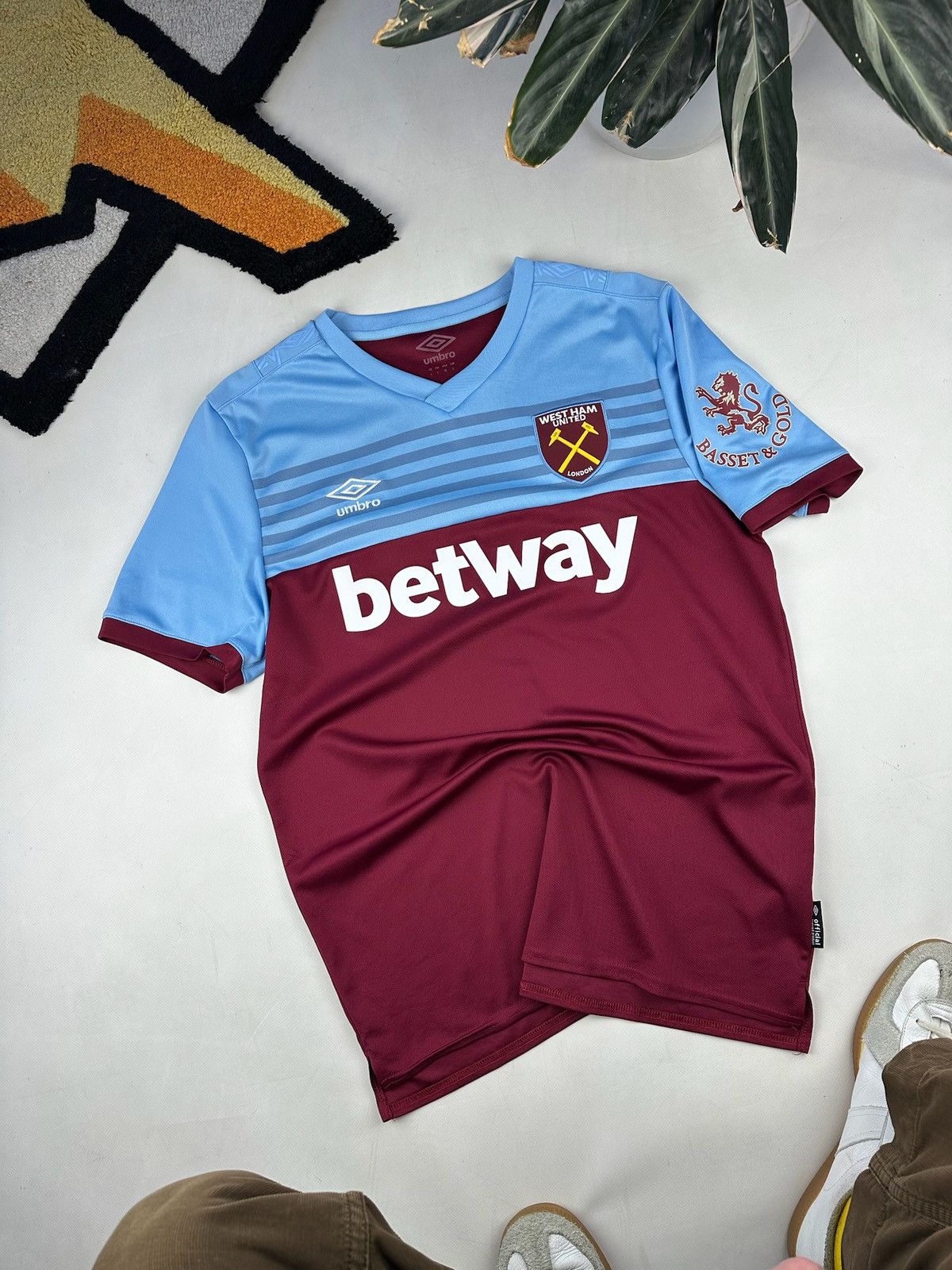 Umbro × Vintage Umbro West Ham United betway Soccer team jersey Size US L / EU 52-54 / 3 - 5 Thumbnail