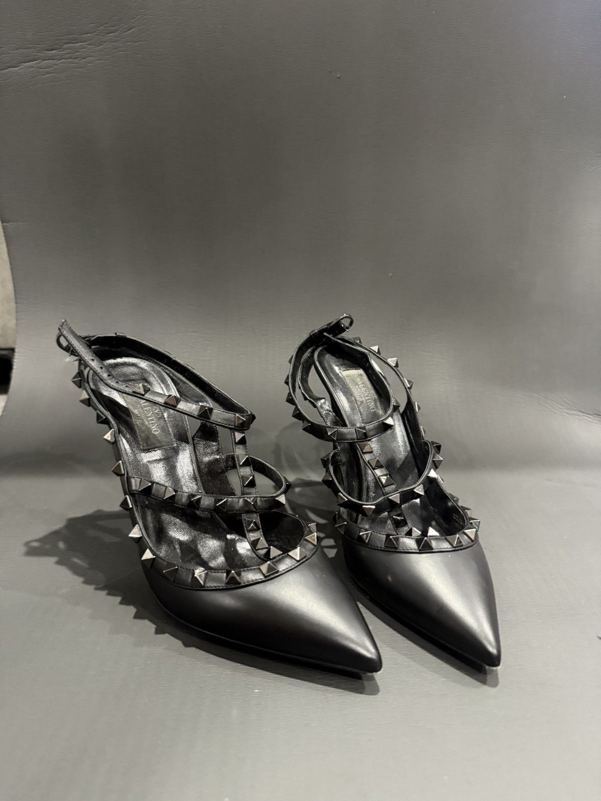 Valentino Valentino Rockstud Ankle Strap Pump Limited Edition ALLBLACK Size US 9 / IT 39 - 1 Thumbnail