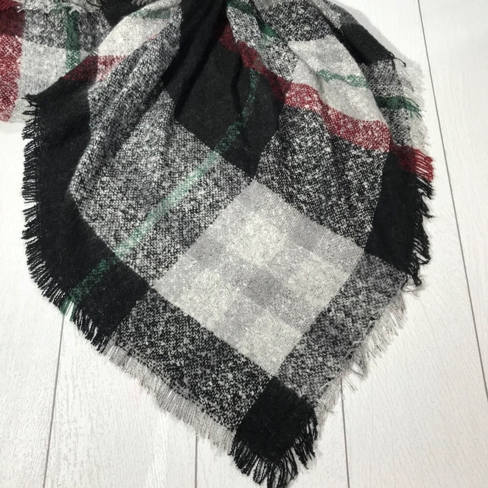 Other DAVID AND YOUNG Black Plaid Square Scarf Stylish & Cozy NWT Size ONE SIZE - 3 Thumbnail