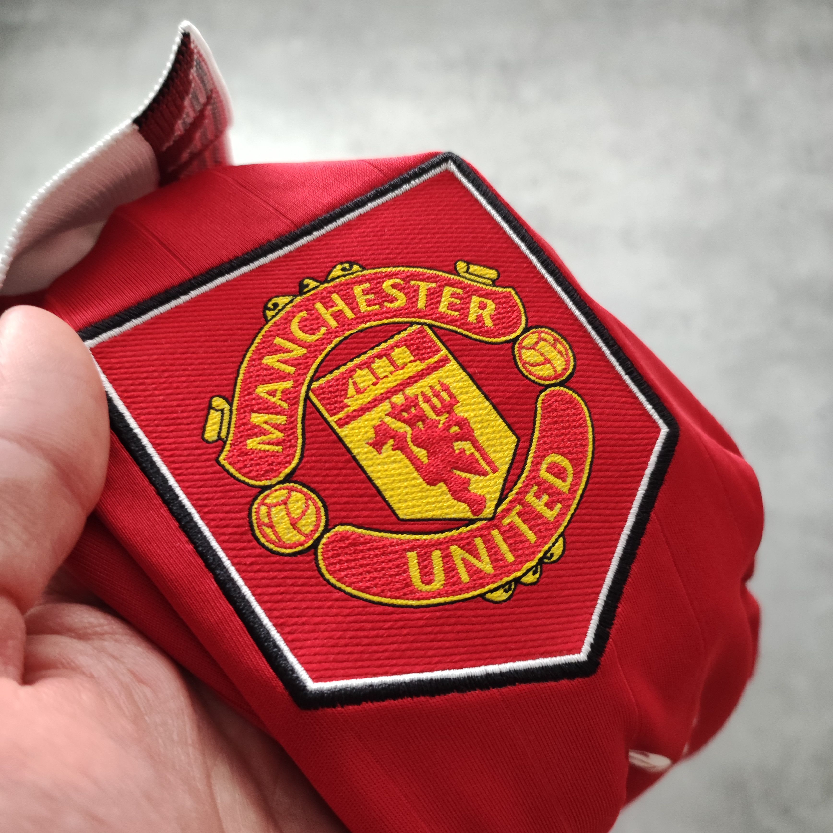 Adidas RARE Manchester United x Adidas 2022 Home Football Jersey Size US L / EU 52-54 / 3 - 5 Thumbnail
