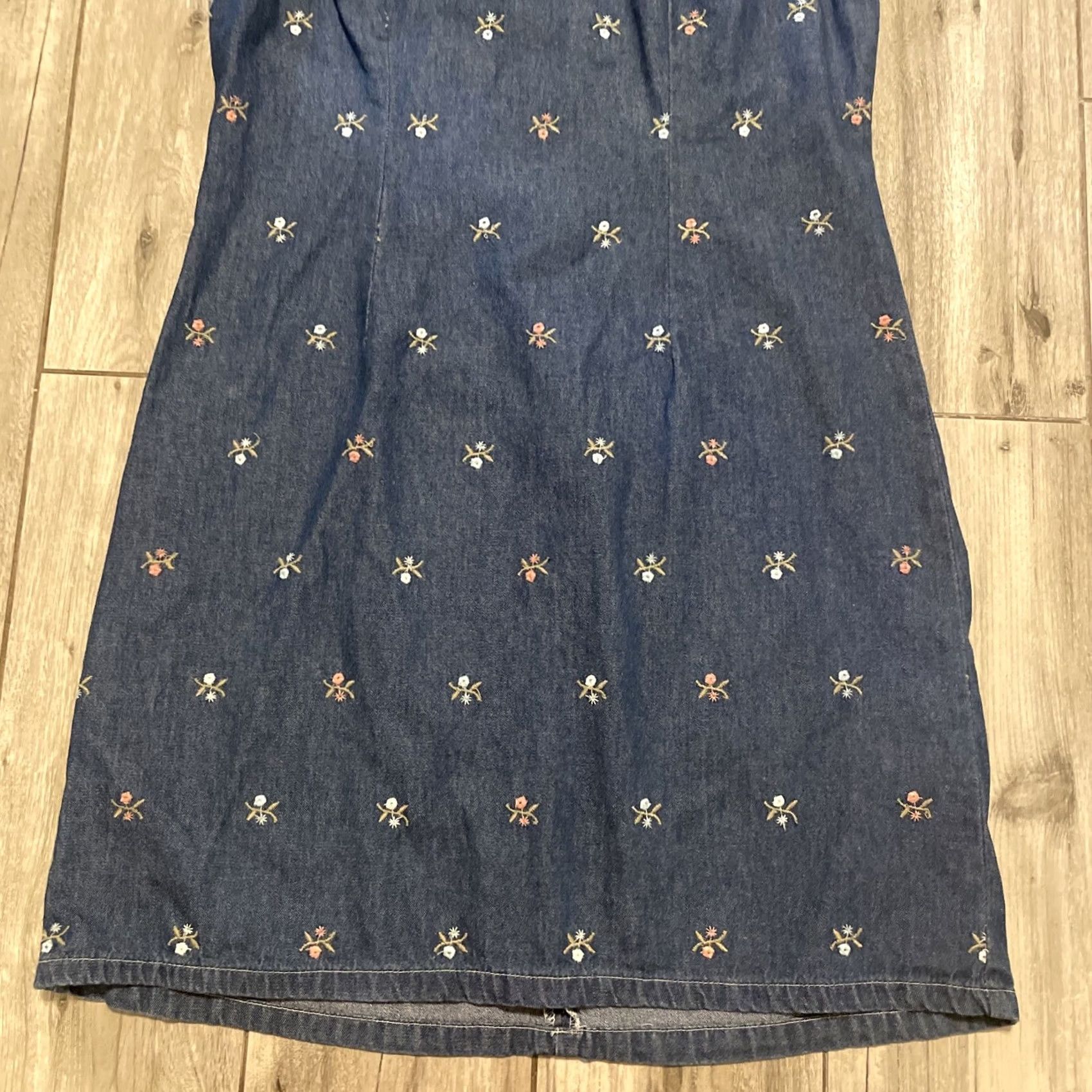 Denime True Blue Womens Sleeveless Floral Embroidered Denim Dress Sz 6 Short Fit & Flare Casual Spring Summer Pink Flower Pattern Denim Size M / US 6-8 / IT 42-44 - 4 Thumbnail