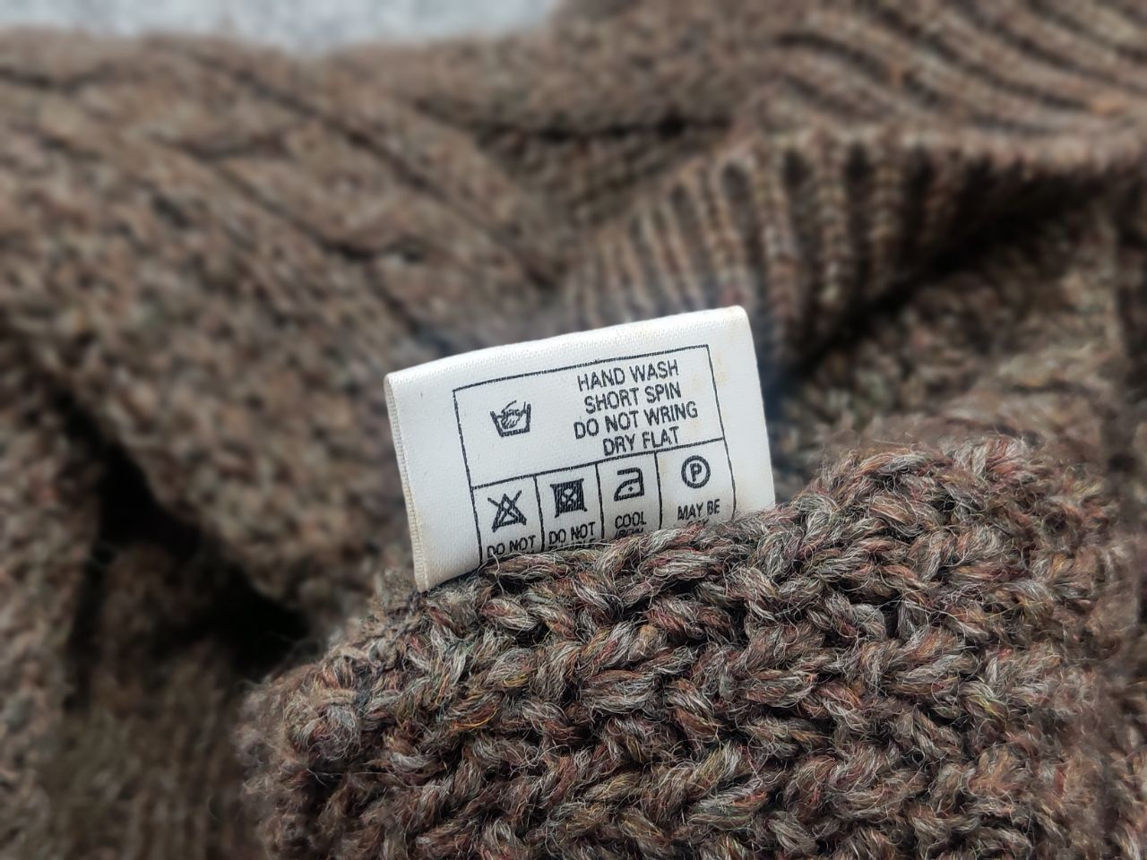 Vintage 80's Peregrine cable fisherman Sweater Wool England