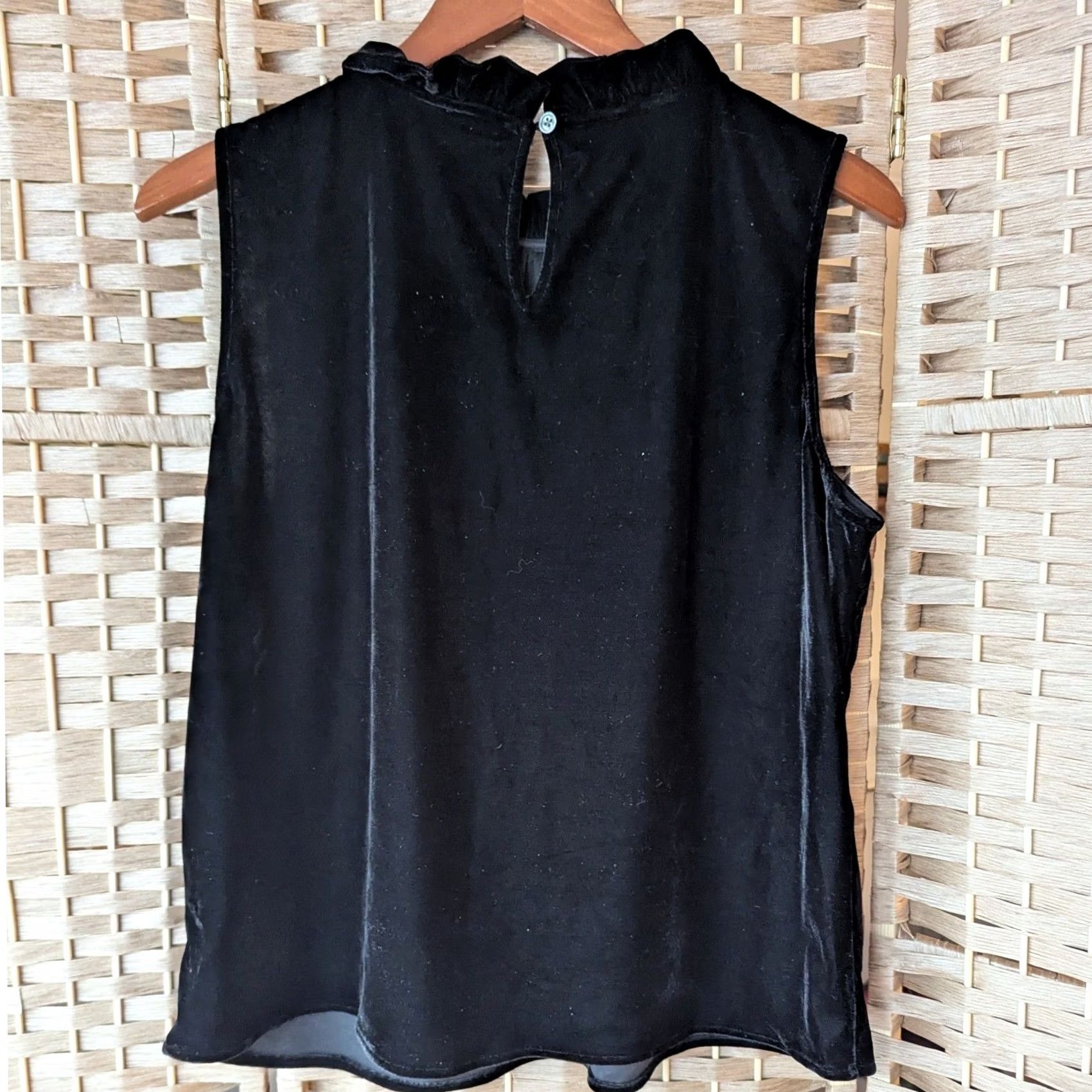 J.Crew J.Crew Black Velvet Sleeveless Top Ruffle Neck Cream Shoulder Bow Size L Womens Holiday Evening Formal Party Cocktail Velvet Deluxe Blouse Size L / US 10 / IT 46 - 3 Thumbnail