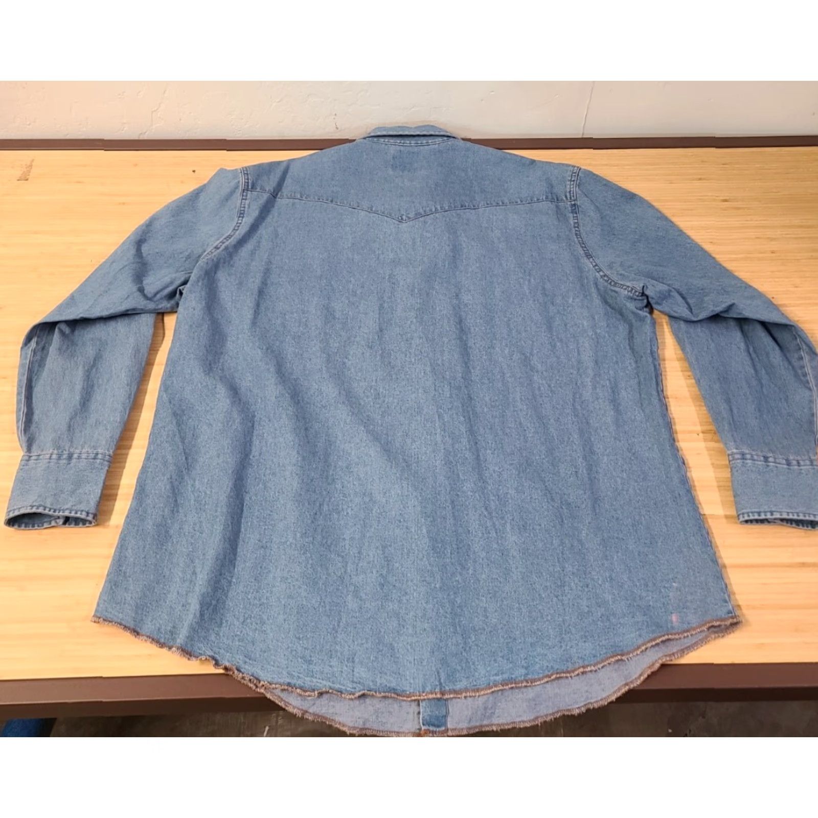 Wrangler VINTAGE Wrangler Denim Blue Denim Pearl Snap Long Sleeve 2XLT Tall Shirt Men Western Cowboy Logo Classic Work Size US XXL / EU 58 / 5 - 5 Thumbnail
