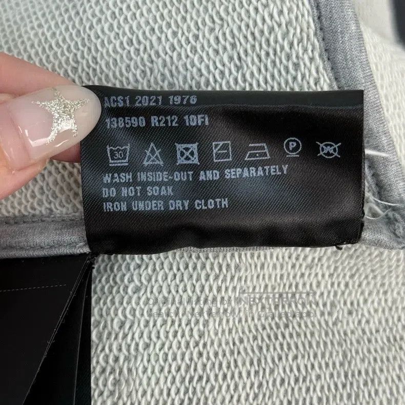 Other Prada Gray cloth triangle standard hooded sweatshirt jacke Size US S / EU 44-46 / 1 - 7 Thumbnail