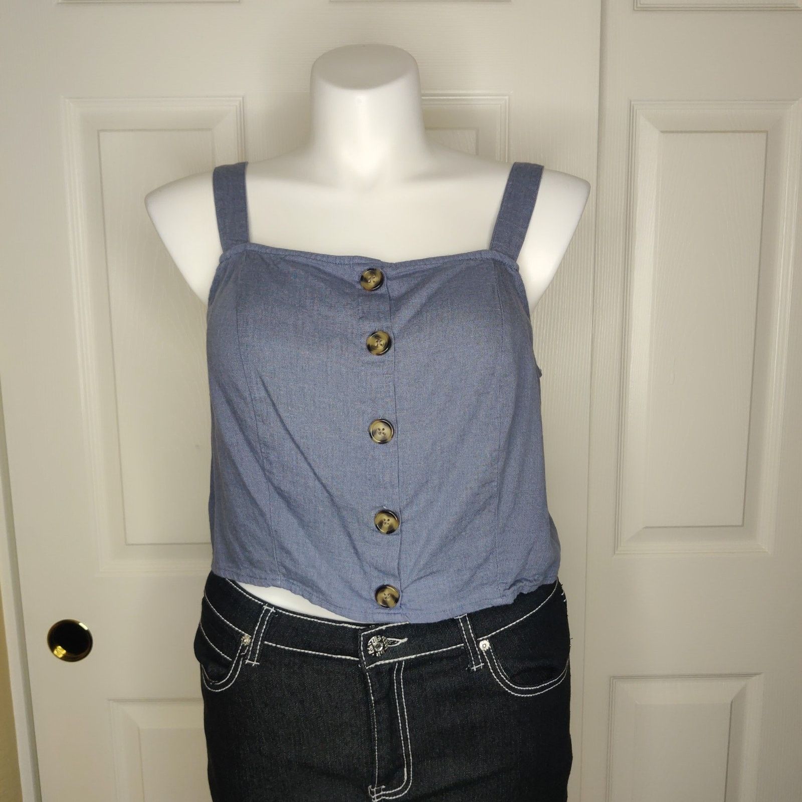 Torrid Torrid Linen Blend Button-Front Crop Tank sz 1 Size XL / US 12-14 / IT 48-50 - 1 Thumbnail
