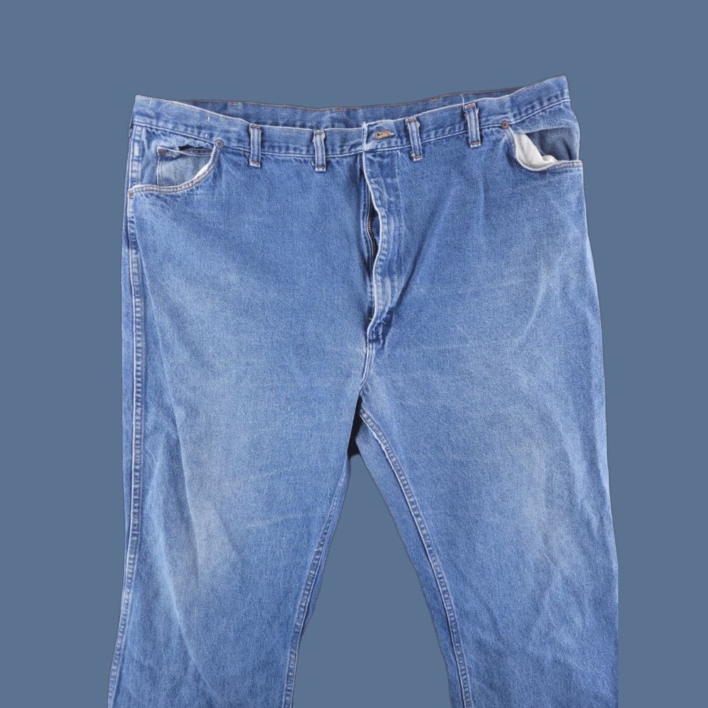 Wrangler VINTAGE Wrangler Jeans Mens 44x31 Blue USA Denim Relaxed Fit Straight Jeans Mens Blue USA 44x31 Size US 44 / EU 60 - 1 Thumbnail