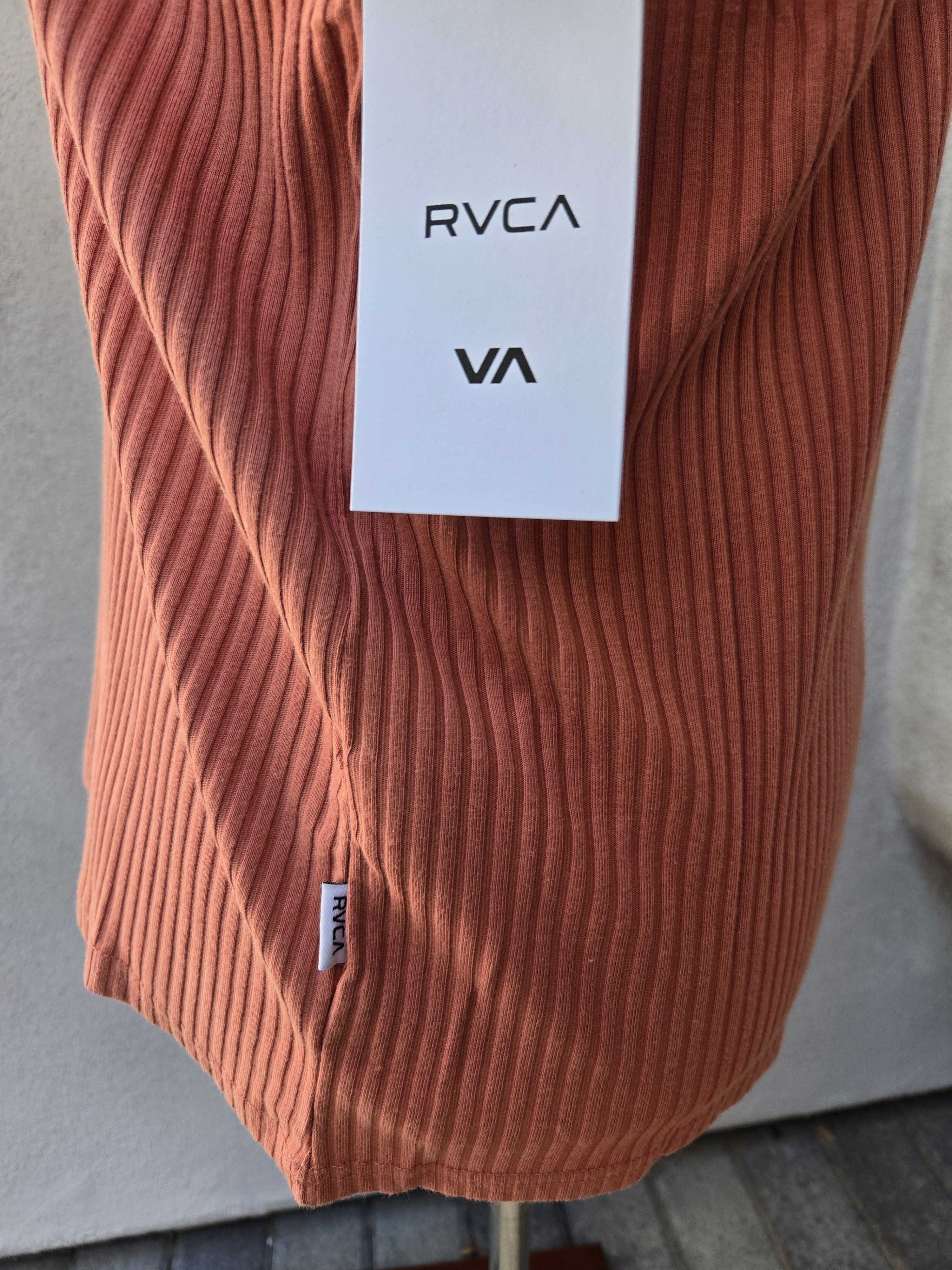 RVCA Limited edition Cheap Thrills shirt by Alex Matus Size US L / EU 52-54 / 3 - 4 Thumbnail