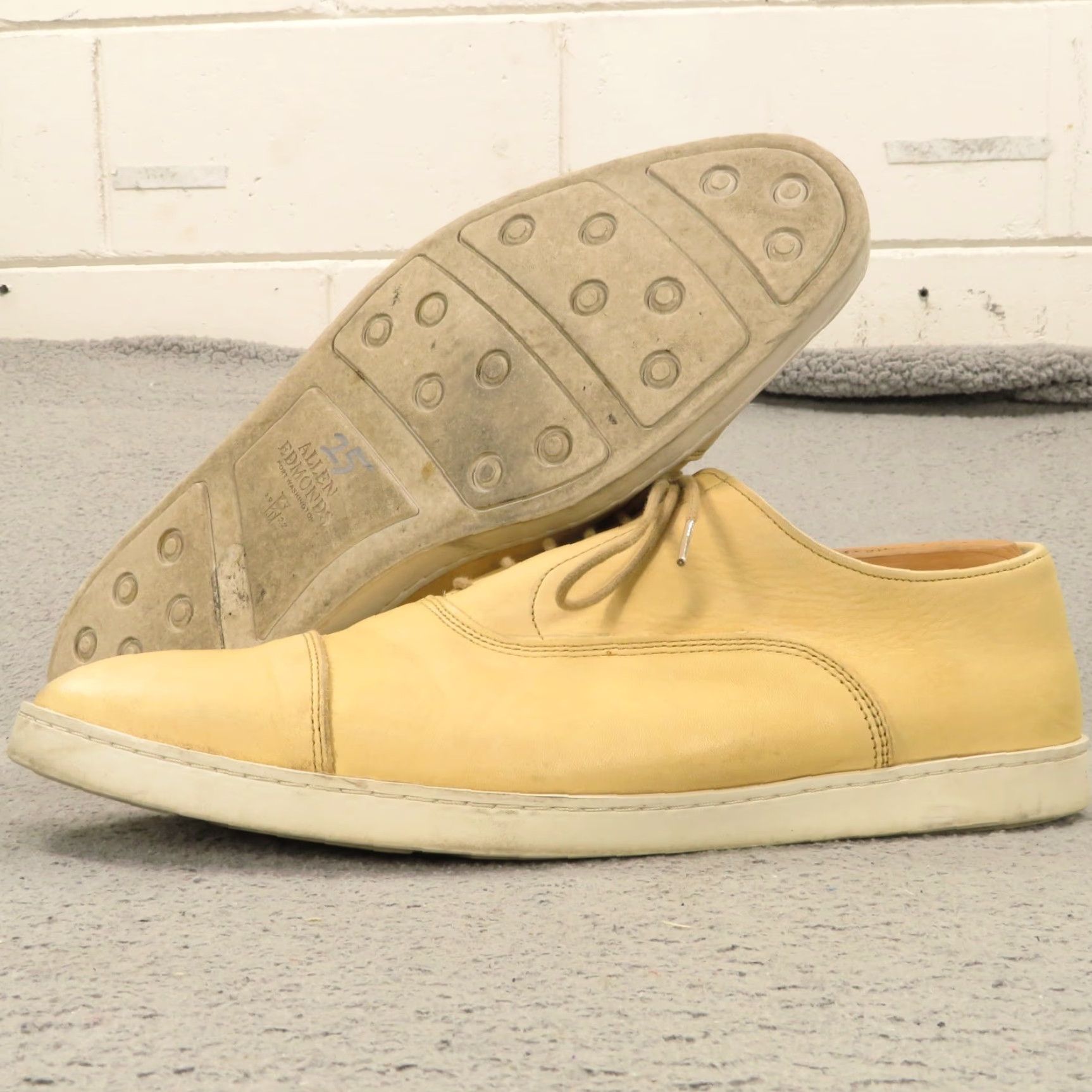 Allen Edmonds VINTAGE Allen Edmonds Shoes Men 11 E Park Avenue Courtside Sneakers Cream Parchment Bone Oxford Leather Dress Size US L / EU 52-54 / 3 - 2 Thumbnail