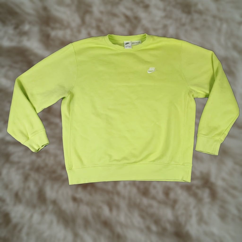 Nike Nike Sweater Mens L Yellow Pullover Fleece Crew Sweatshirt Logo Knit Casual Sports Modern Size US L / EU 52-54 / 3 - 1 Thumbnail