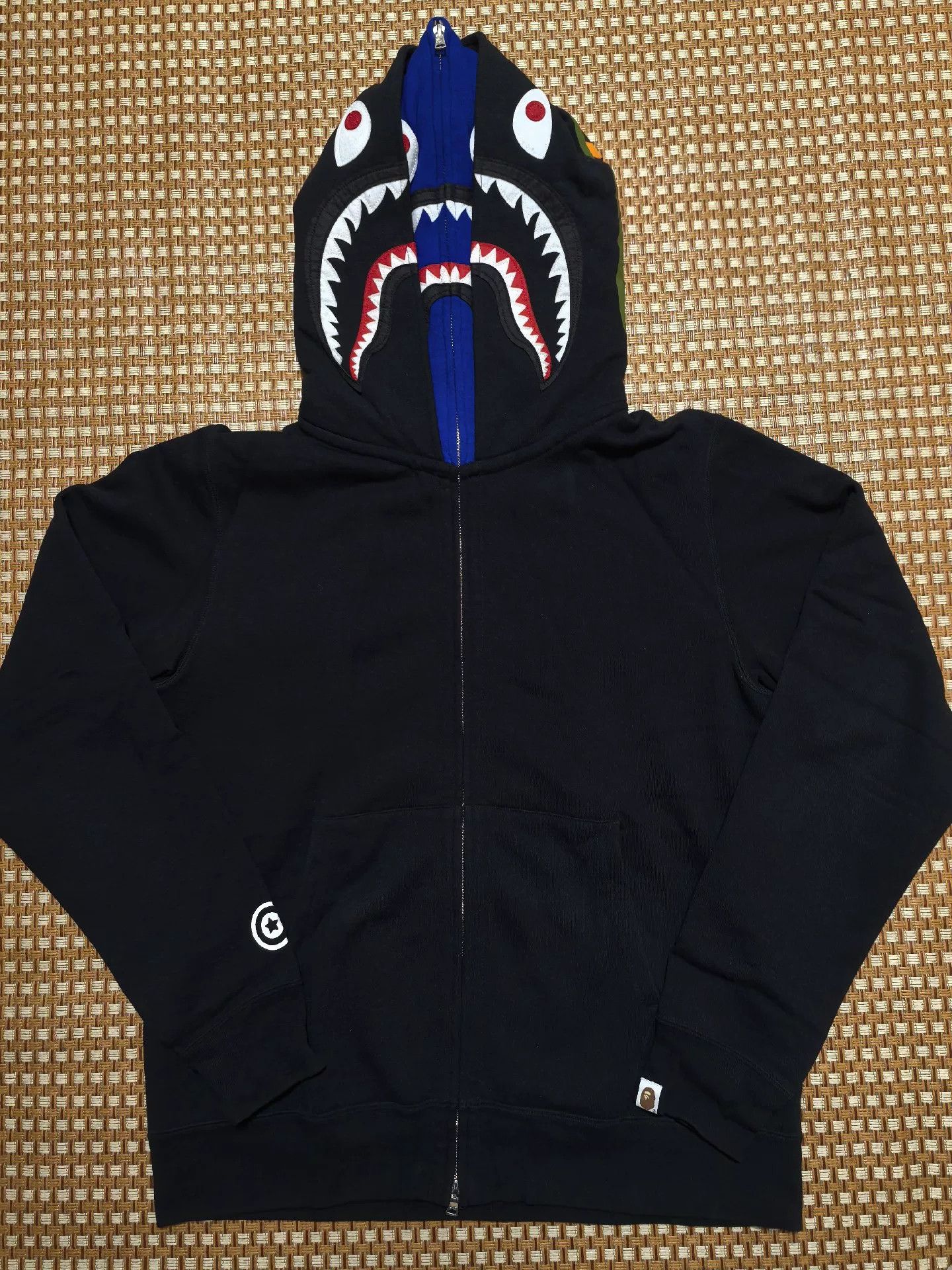 Bape Bape Multi Shark Sweatshirt Pullover Size US L / EU 52-54 / 3 - 1 Thumbnail