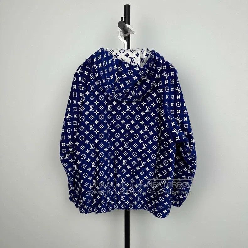 Louis Vuitton Louis Vuitton SS 22 Classic Logo Print Jacket Size XS / US 0-2 / IT 36-38 - 2 Thumbnail