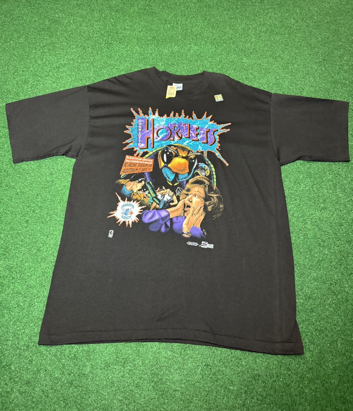 Salem Sportswear Charlotte Hornets Salem Monster Horror 90s GRAIL XL T Shirt Size US XL / EU 56 / 4 - 1 Thumbnail