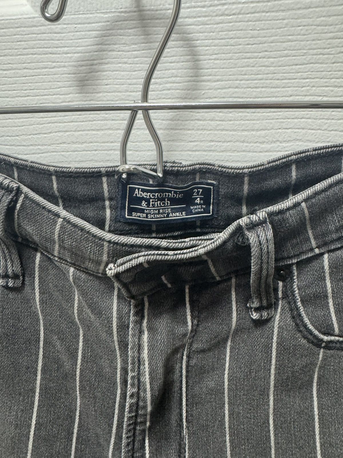 Abercrombie & Fitch Abercrombie Fitch Distressed Avant Garde Skater Pants Size US 27 - 6 Thumbnail