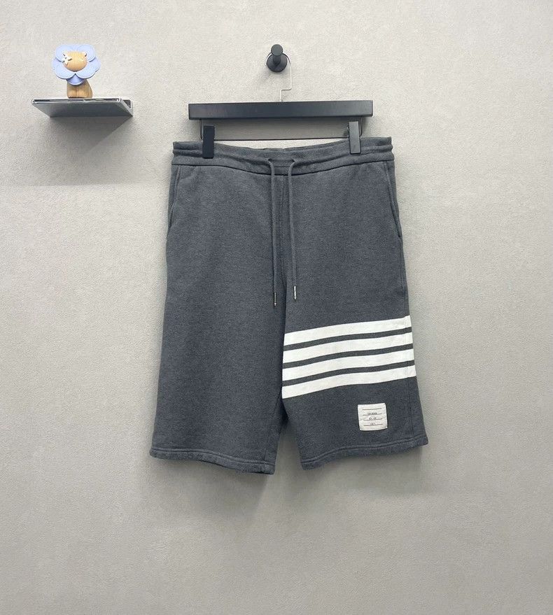 Thom Browne Thom Browne Dark grey shorts Size US 38 / EU 54 - 1 Thumbnail