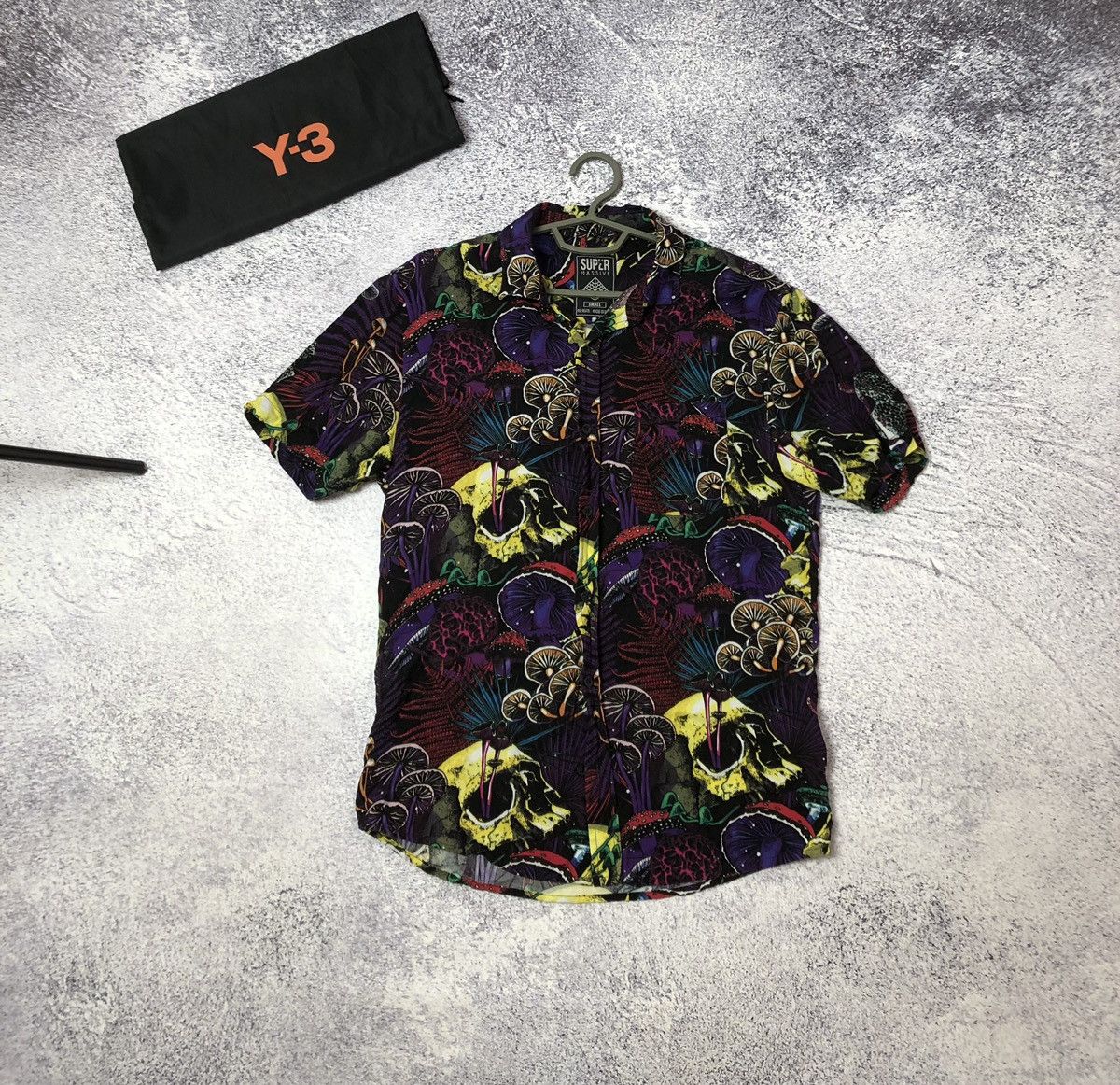 Vintage Men’s crezy shirt Hawaiin size S y2k vintage Size US S / EU 44-46 / 1 - 1 Thumbnail