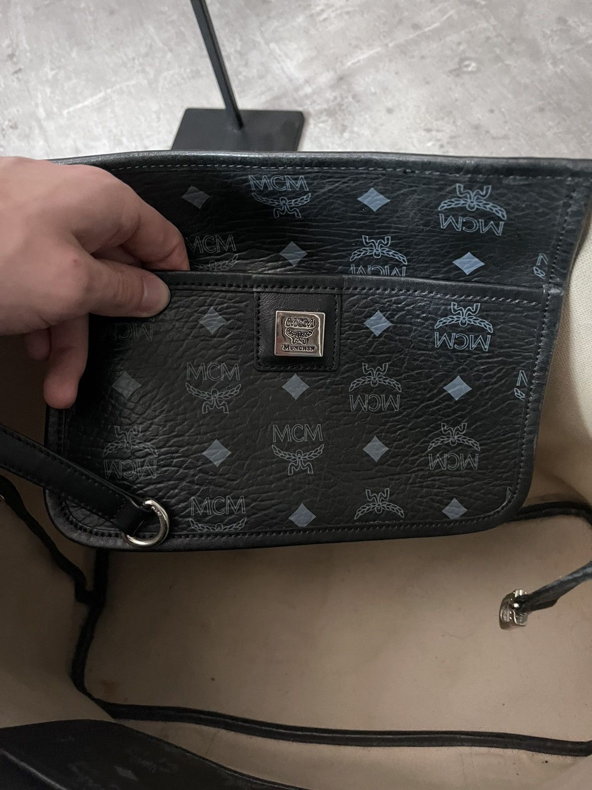 MCM MCM Anya Visetos Flat Shopper Bag Tote Size ONE SIZE - 16 Thumbnail