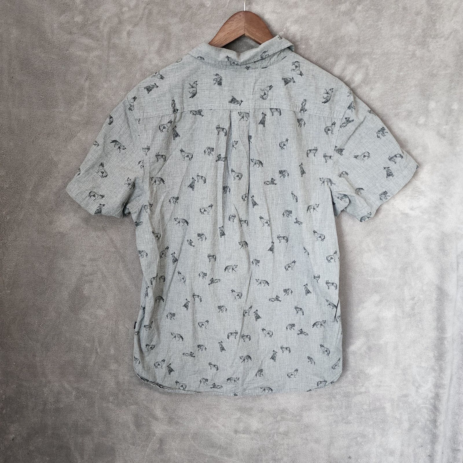 The North Face North Face Men's Large Gray Wolf Print Button-Up Size US L / EU 52-54 / 3 - 2 Thumbnail