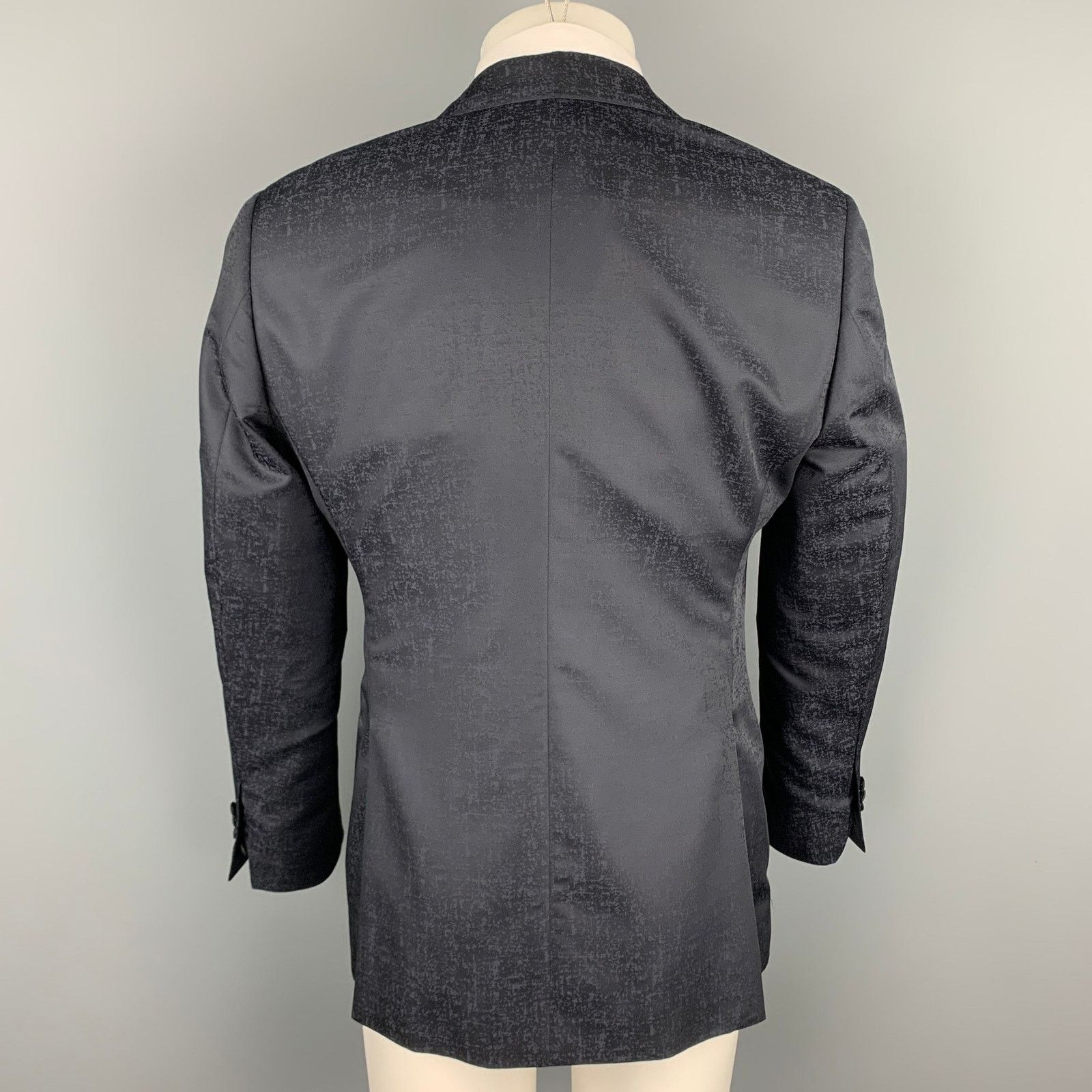 Giorgio Armani Soft Size 38 Black Marbled Wool / Silk Peak Lapel Sport Coat Size 38R - 4 Thumbnail