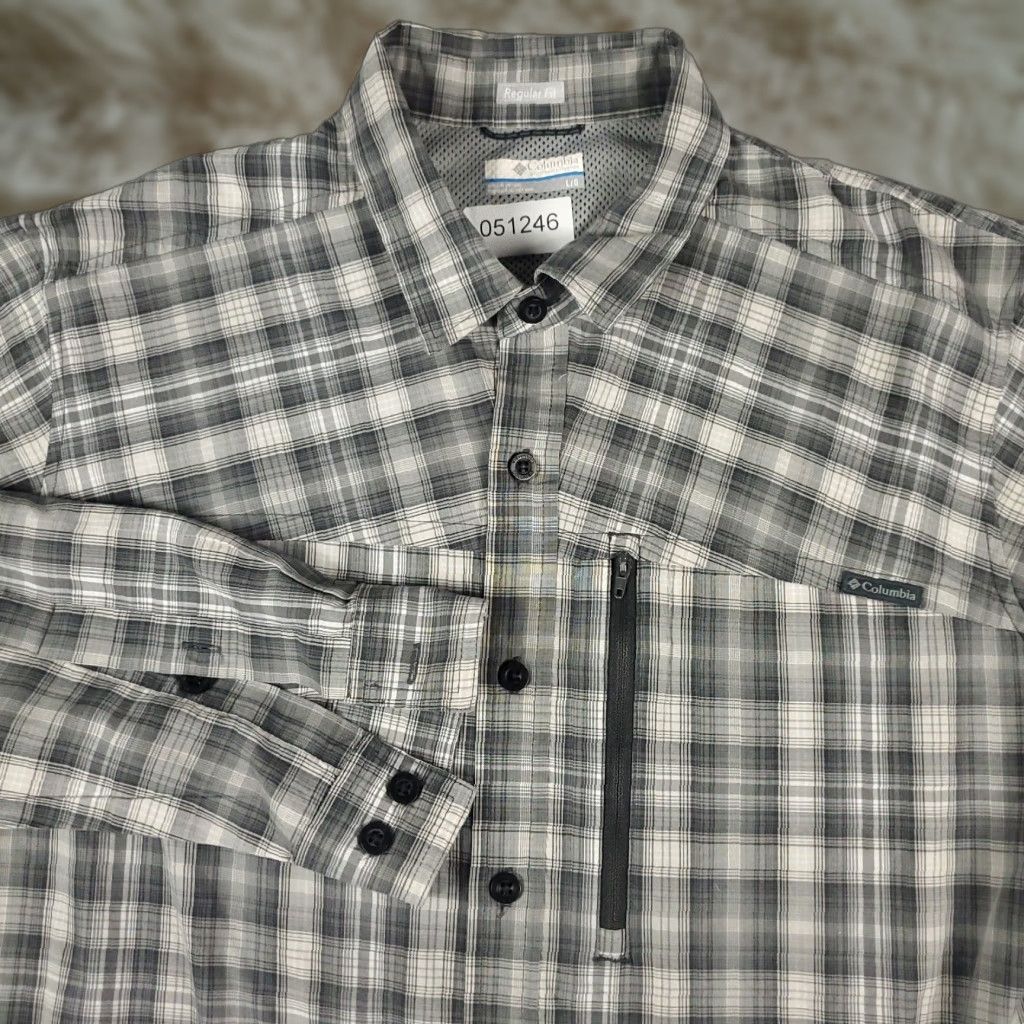 Vintage Columbia Button-Up Mens Shirt Large Gray Plaid Vented Long Sleeve Collared Cotton Blend Polyester Woven Size US L / EU 52-54 / 3 - 1 Thumbnail