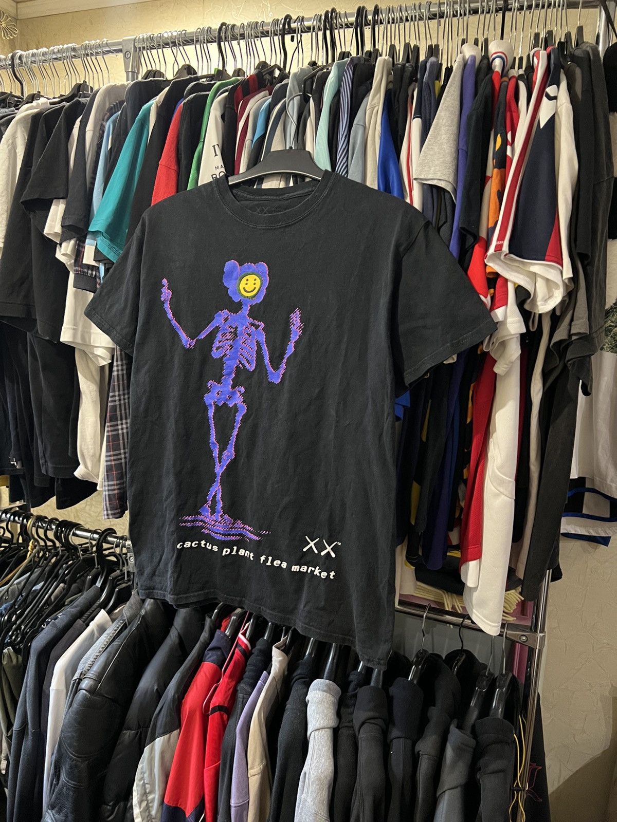 Cactus Plant Flea Market × Kaws VINTAGE CACTUS PLANT FLEA MARKET & KAWS SMILE BLACK CPFM TEE Size US M / EU 48-50 / 2 - 1 Thumbnail