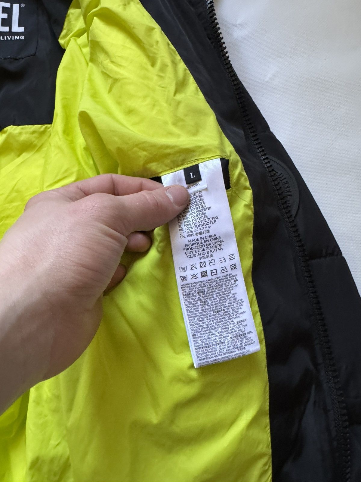 Diesel Vintage Diesel Black Puffer Jacket – Minimal Logo – Y2K Size US L / EU 52-54 / 3 - 7 Thumbnail