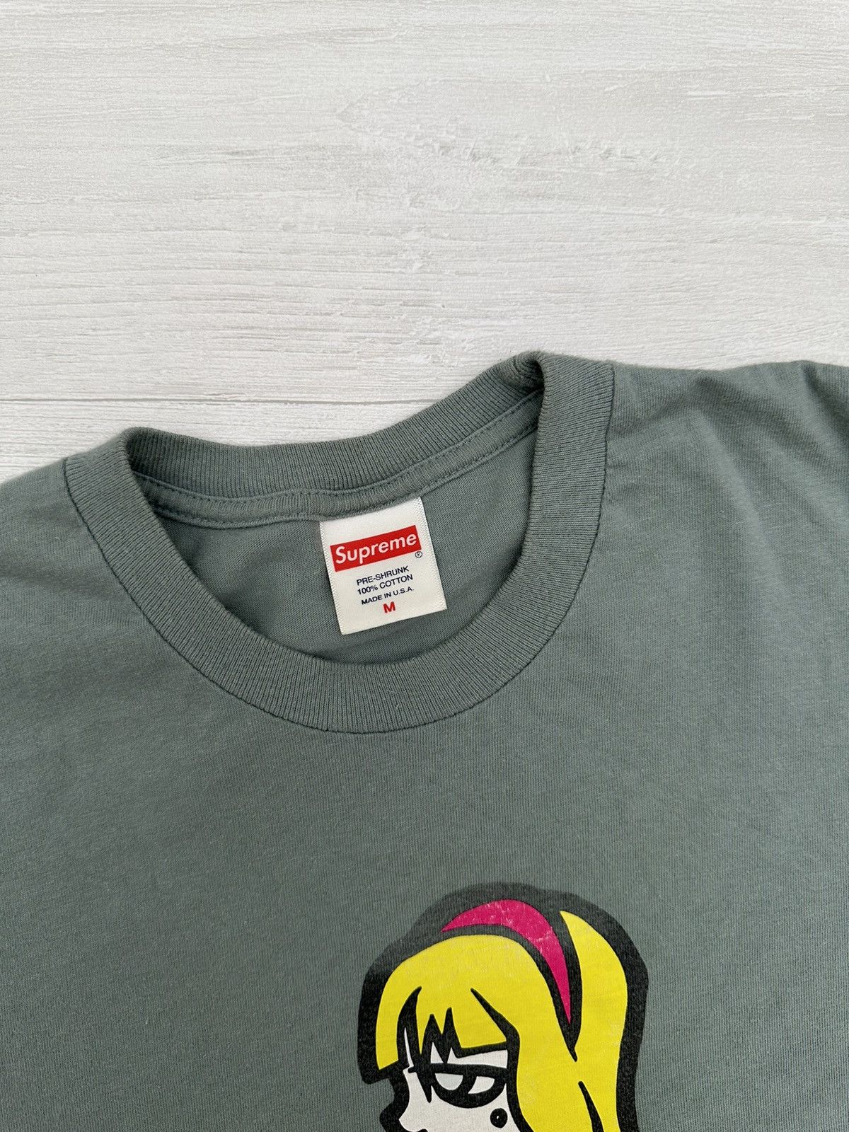 Supreme Supreme "Suzie Switchblade" Cartoon Logo Tee Dark Sage Green Size US M / EU 48-50 / 2 - 5 Thumbnail